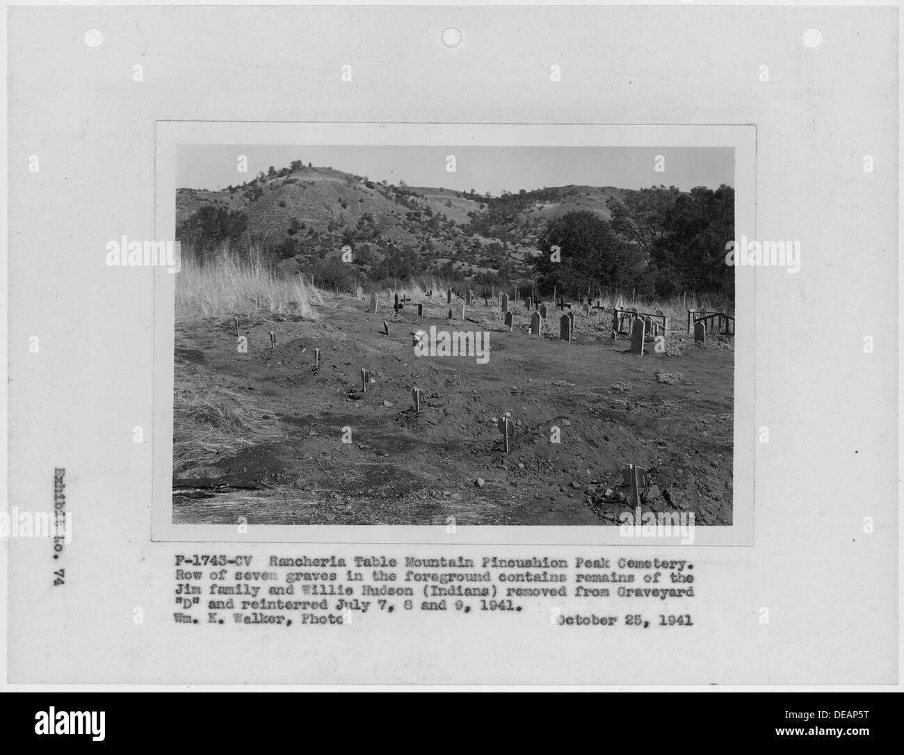 Foto Rancheria Tabelle Nadelkissen Peak Bergfriedhof, Bericht, die Geschichte der Indianer in Friant Dam 296230 begraben Stockfoto