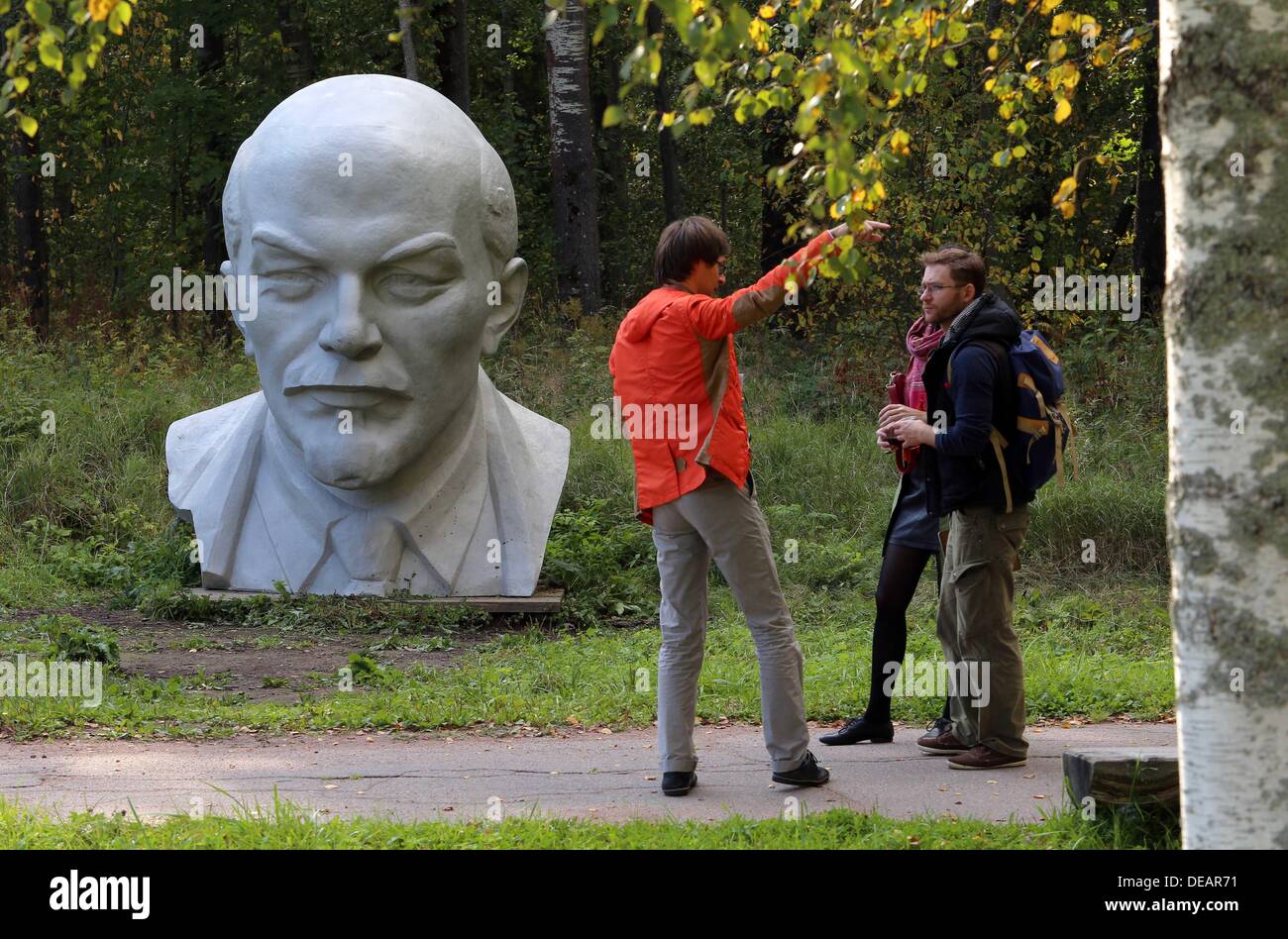 Sestroretsk, Russland. 13. September 2013. "Die Hütte" Lenin Memorial Museum - historische und kulturelle Museumskomplex Vladimir Lenin gewidmet. Die Hütte am östlichen Ufer des Sestroretskiy Sees war der zweite Rückzug von Vladimir Lenin in Sestroretsk in der Nähe von St. Petersburg im Juli-August 1917. Lenin schrieb sein Buch "Staat und Revolution" in einem Versteck vor der Polizei wurde eine der klassischen marxistischen Schriften. © Andrey Pronin/ZUMA Wire/ZUMAPRESS.com/Alamy Live-Nachrichten Stockfoto