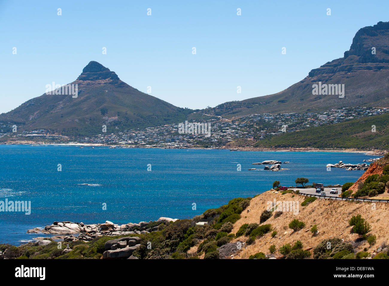 Camps Bay und Löwenkopf, Anzeigen von Victory Road, Kapstadt, Südafrika Stockfoto