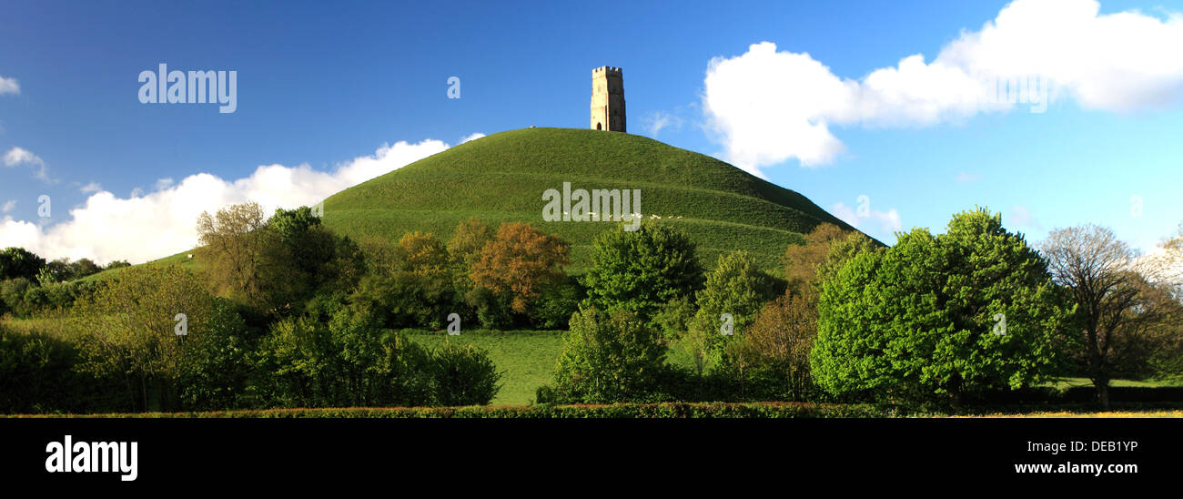 Sommer, Glastonbury Tor, St. Michael Turm, Somerset Levels, Somerset County, England, UK Stockfoto