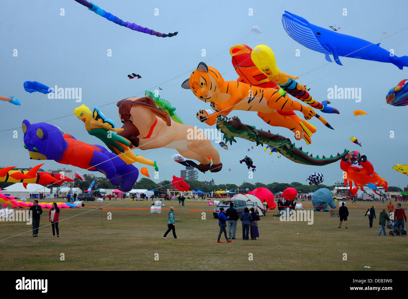 DAS JÄHRLICHE DRACHENFEST IN SOUTHSEA, HAMPSHIRE AUGUST 2013 Stockfoto