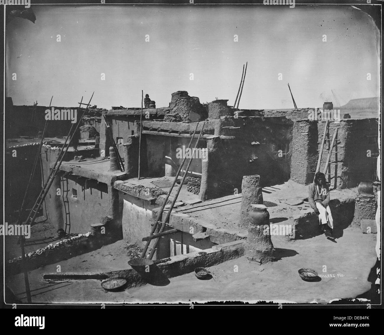 Ein Foto des Zuni Pueblo, einer indianischen Gemeinde im Westen von New Mexico, bekannt für ihr reiches kulturelles Erbe, ihre Kunst und ihre religiösen Praktiken. Stockfoto