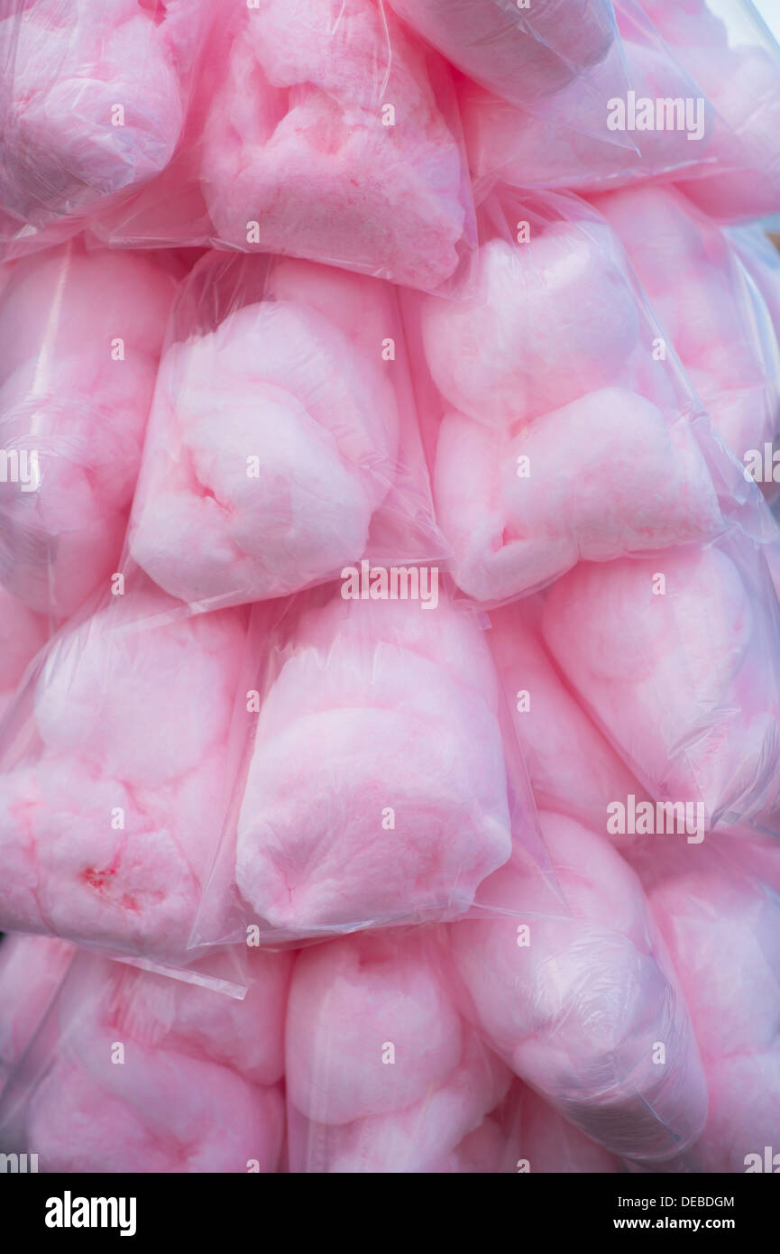 Plastiktüten der hellen rosa Zuckerwatte UK Stockfoto