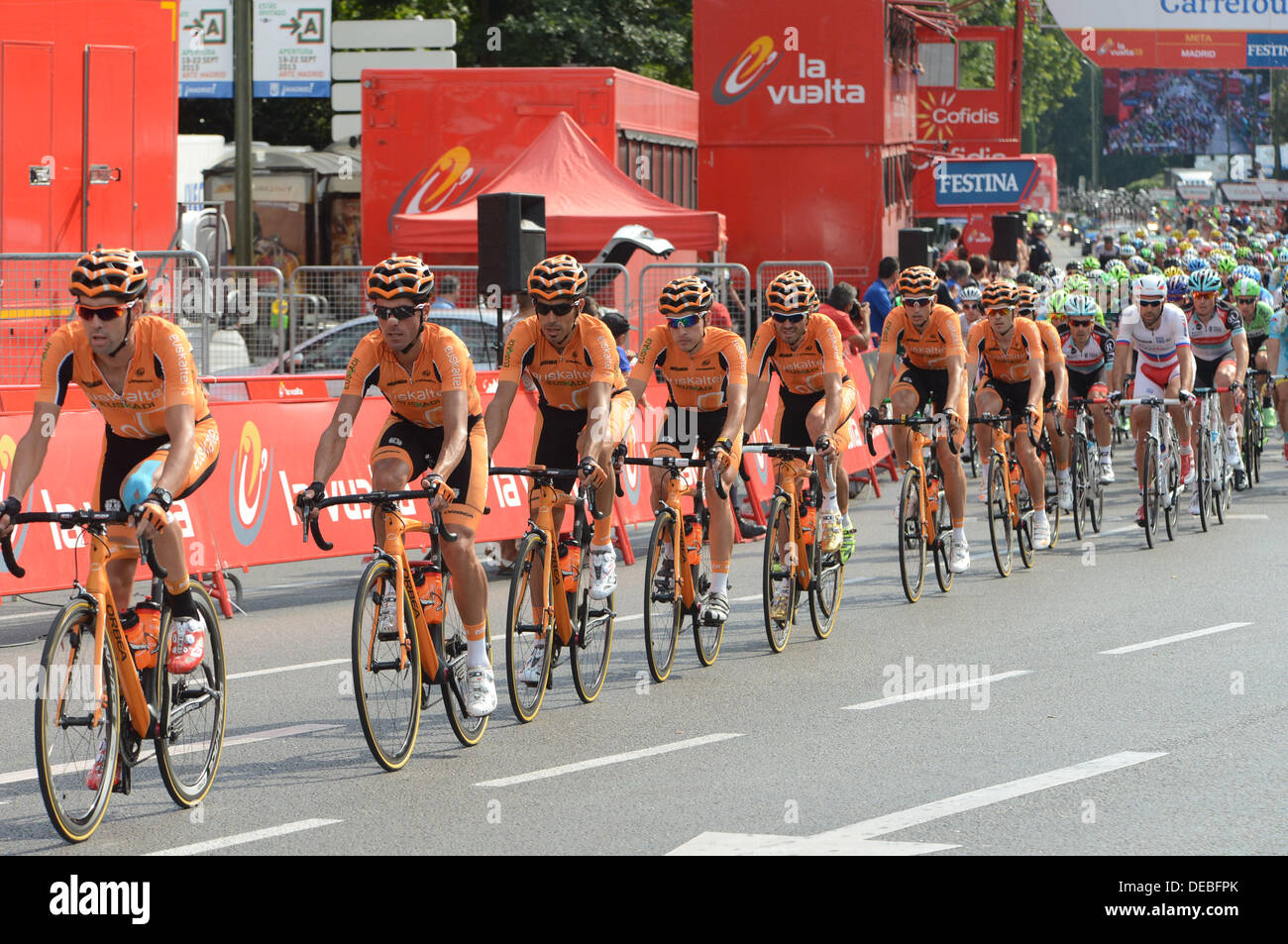 Madrid, Spanien. 15. September 2013. Team Euskaltel während 21 Etappe der Vuelta ein España Parquesur nach Madrid. Bildnachweis: Aktion Plus Sport/Alamy Live-Nachrichten Stockfoto