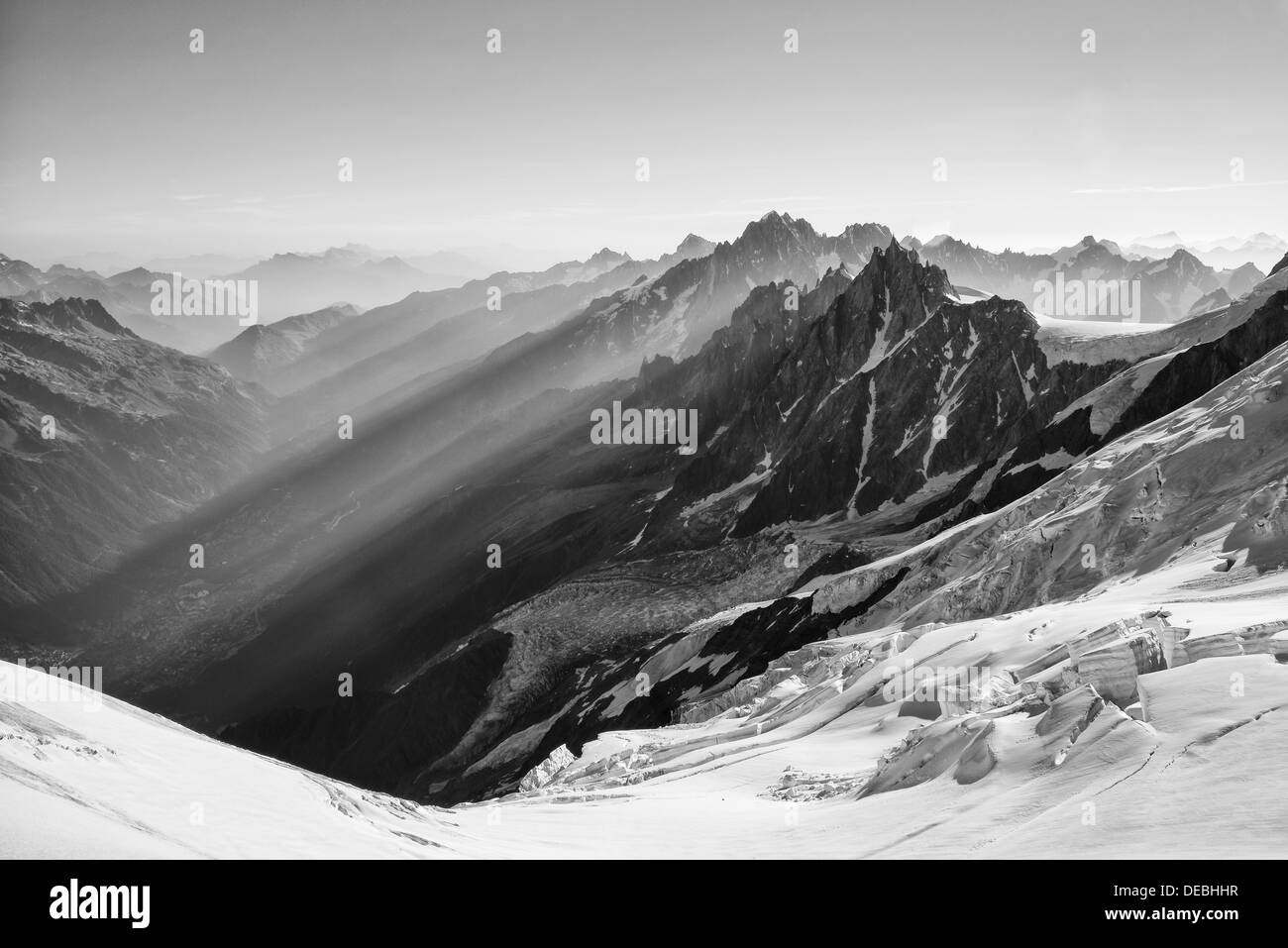 Das Tal von Chamonix aus der Aiguille du Gouter Stockfoto