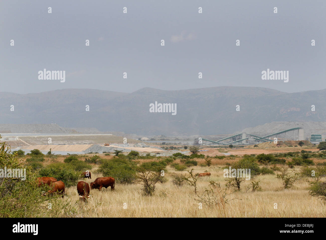 Landwirtschaftliche Flächen und Potgietersrus Platinum Mine, Limpopo, Südafrika, Stockfoto