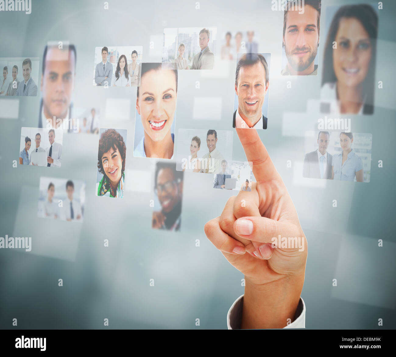 Nahaufnahme des Mannes ein Profilbild auswählen Stockfoto