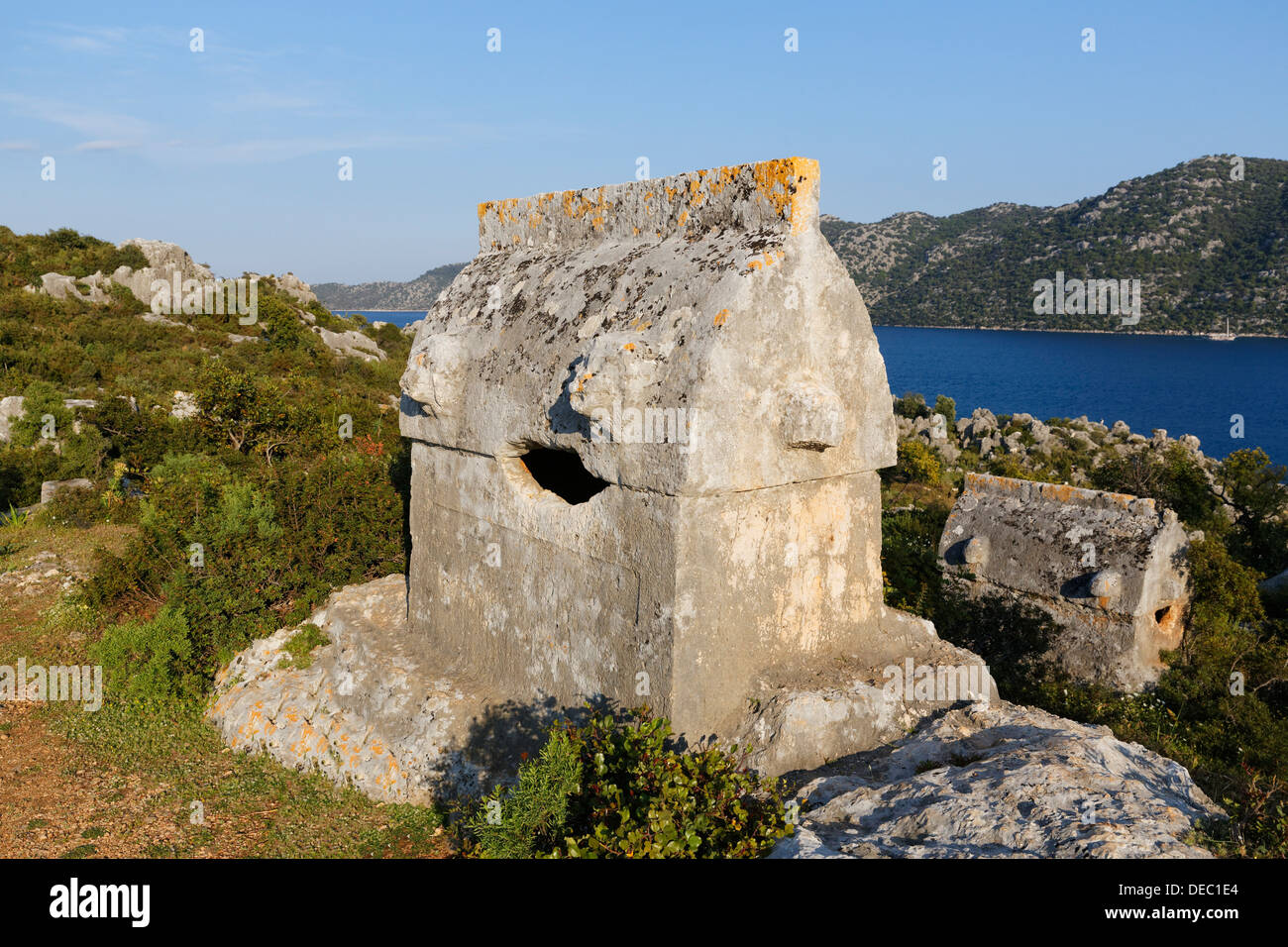 Sarkophag, antike Simena, Kekova Insel auf der Rückseite, Simena, Lykien, Provinz Antalya, Türkei Stockfoto