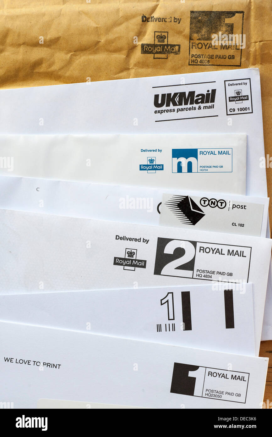 London, UK. 16. September 2013. Die Royal Mail-Flotation droht ebenso wie TNT Studien eine eigene Tür zu Tür service im Süden von London. Dies hat zu den Anbietern im Wettbewerb um Geschäftsbriefe zu liefern. London, UK, 16. September 2013 Credit: Guy Bell/Alamy Live-Nachrichten Stockfoto
