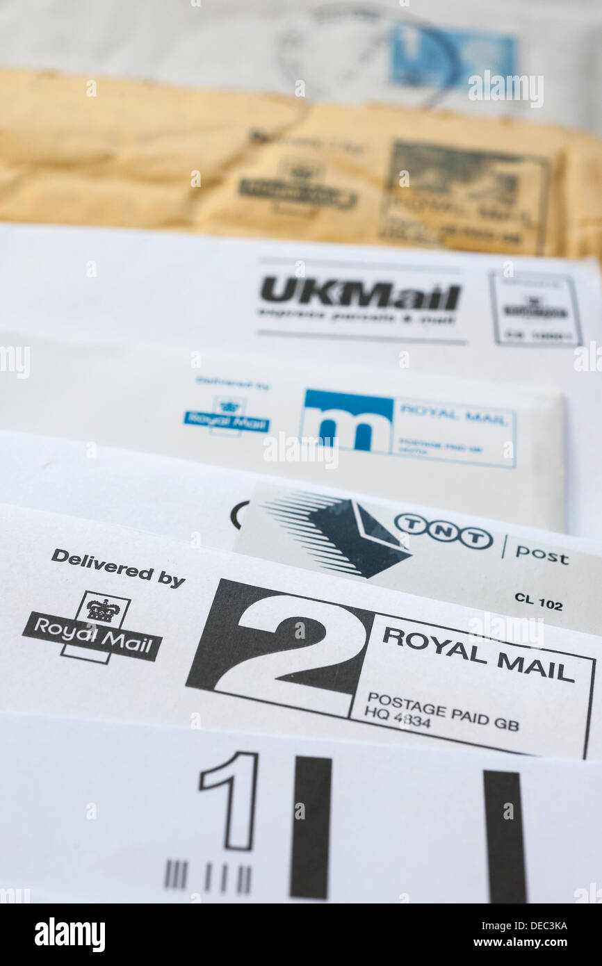 London, UK. 16. September 2013. Die Royal Mail-Flotation droht ebenso wie TNT Studien eine eigene Tür zu Tür service im Süden von London. Dies hat zu den Anbietern im Wettbewerb um Geschäftsbriefe zu liefern. London, UK, 16. September 2013 Credit: Guy Bell/Alamy Live-Nachrichten Stockfoto