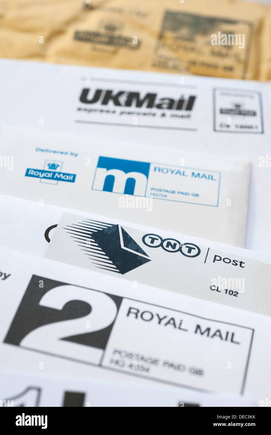 London, UK. 16. September 2013. Die Royal Mail-Flotation droht ebenso wie TNT Studien eine eigene Tür zu Tür service im Süden von London. Dies hat zu den Anbietern im Wettbewerb um Geschäftsbriefe zu liefern. London, UK, 16. September 2013 Credit: Guy Bell/Alamy Live-Nachrichten Stockfoto
