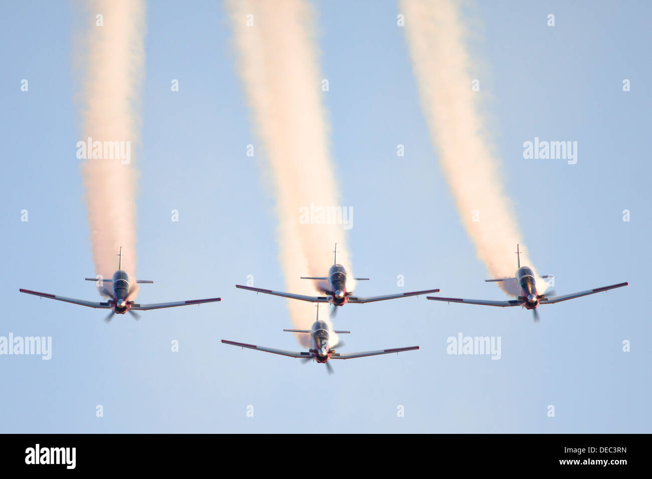 Israelische Luftwaffe (IAF) Flight Academy Beechcraft T-6A Texan II Kunstflug-Team während einer Anzeige Stockfoto