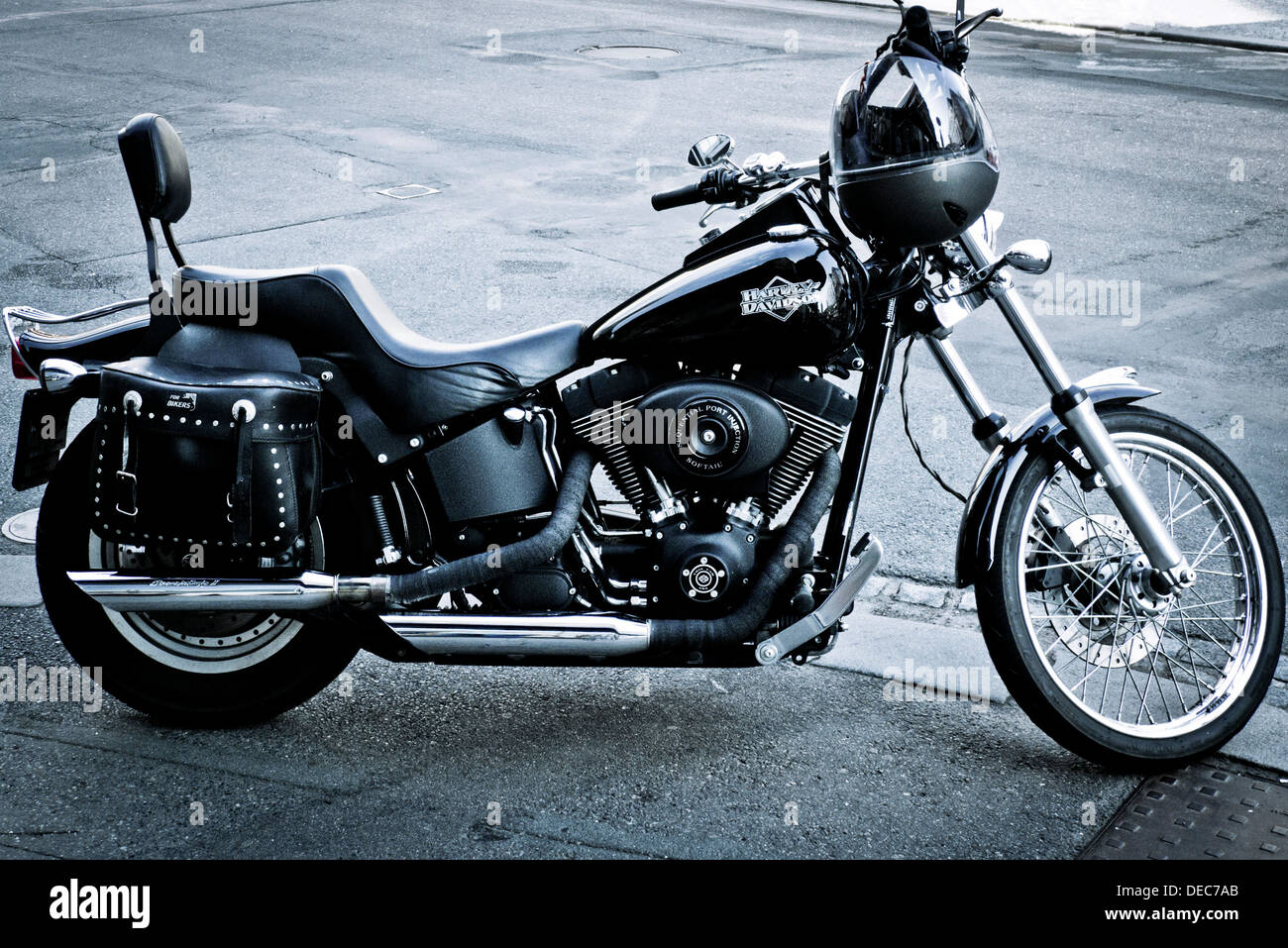 Harley davidson motorcycle -Fotos und -Bildmaterial in hoher Auflösung ...