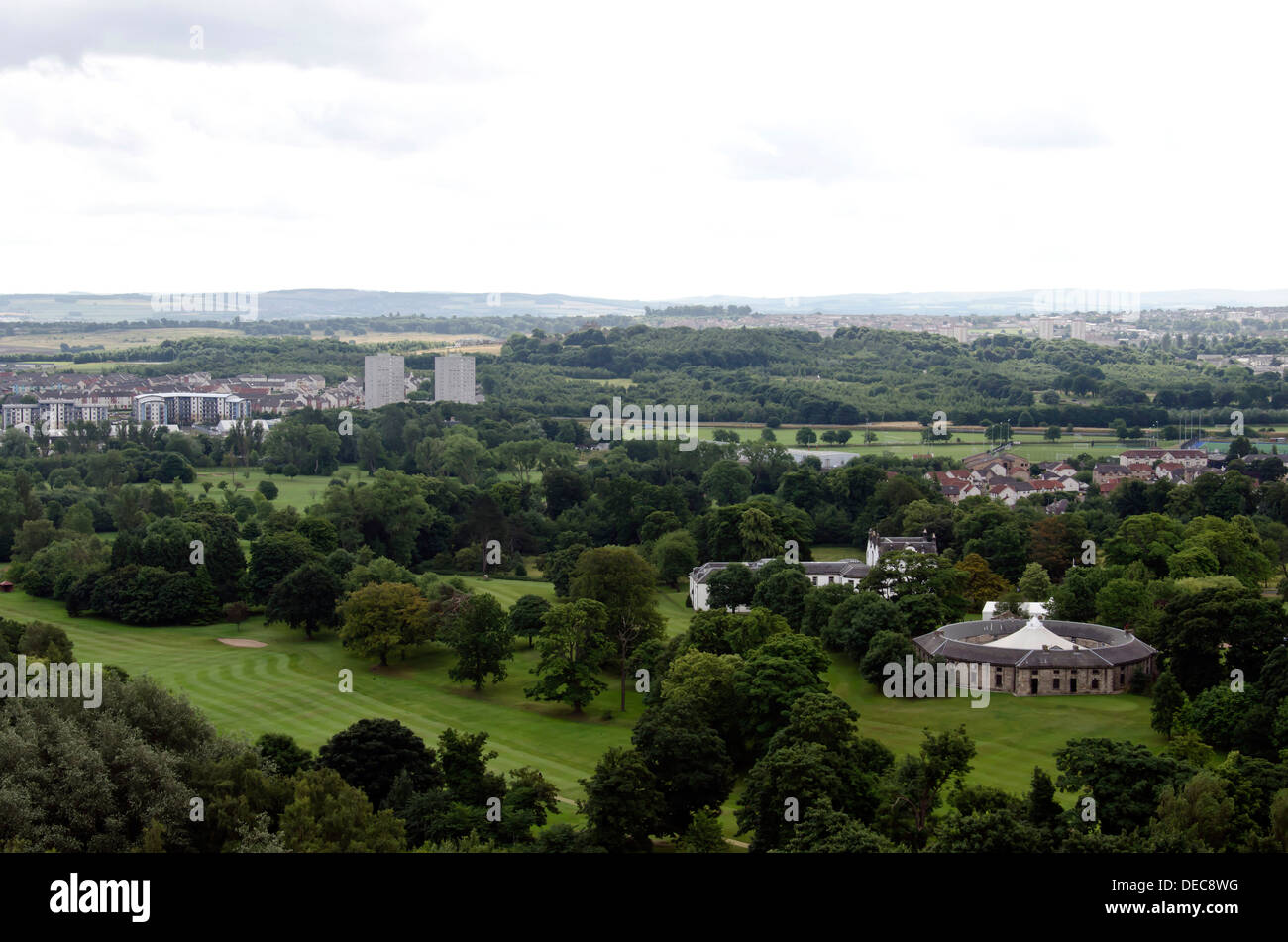 Blick nach Süden über Edinburgh, Schottland von Holyrood Park. Stockfoto