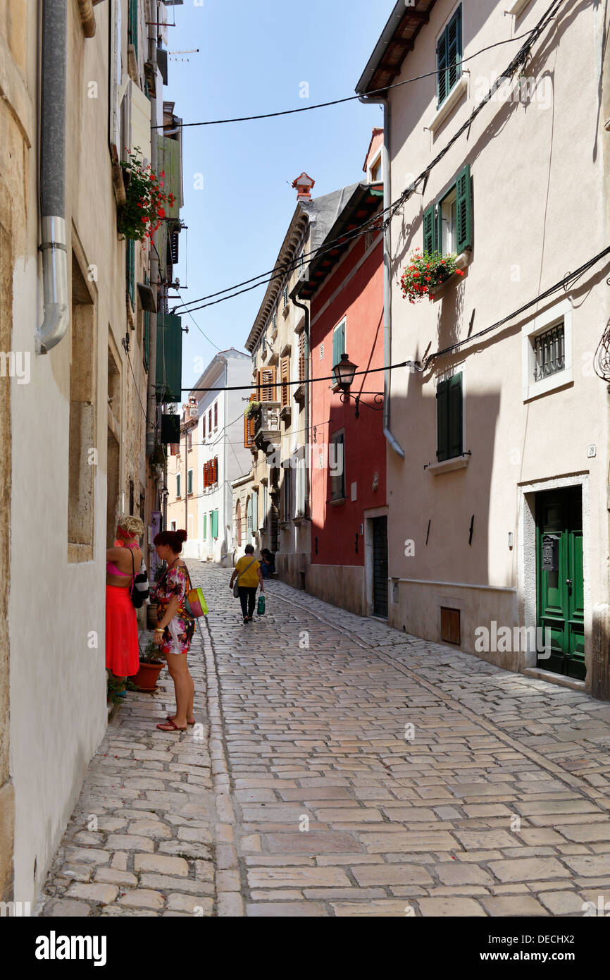 Rovinj, Kroatien, schmale Gasse in der Altstadt Stockfoto