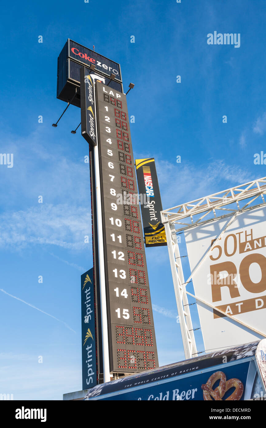 Runde Theke Turm zeigt Positionen der Rennfahrer auf dem Daytona International Speedway während 2012 Rolex 24 Daytona, Florida, USA Stockfoto