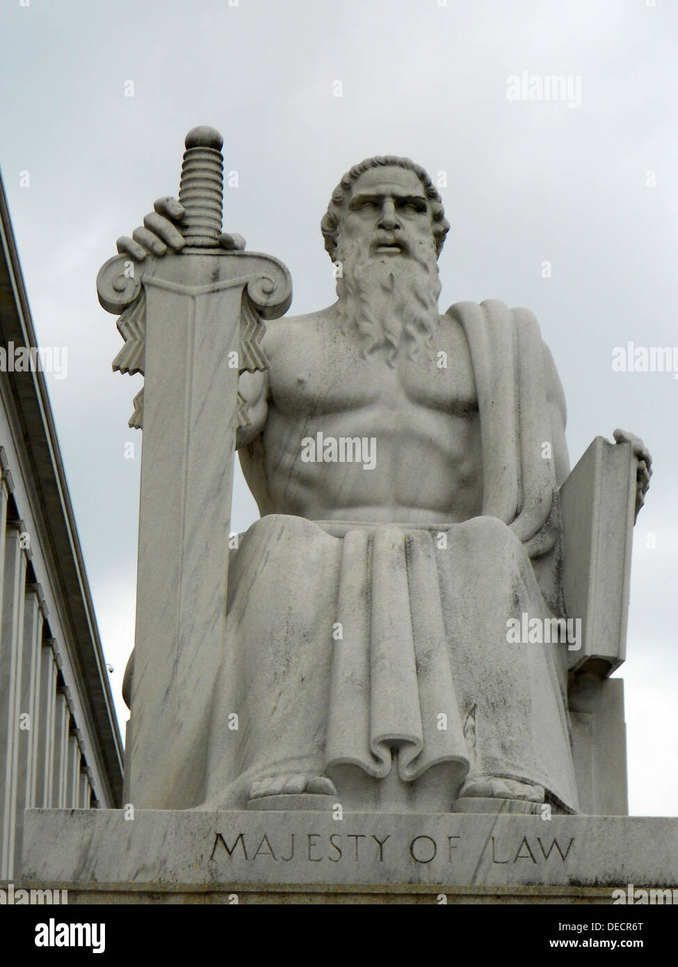 Statue am Eingang das Rayburn House Office Building in Washington, D.C. vertreten die "Majestät des Gesetzes" Stockfoto