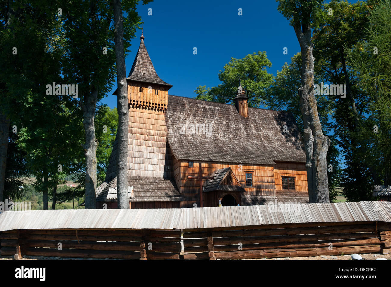 Kirche St. Michael Archangel (15. Jh.) in Debno, Polen Woiwodschaft, Kleinpolen, Gmina Nowy Targ, Nowy Targ County Stockfoto