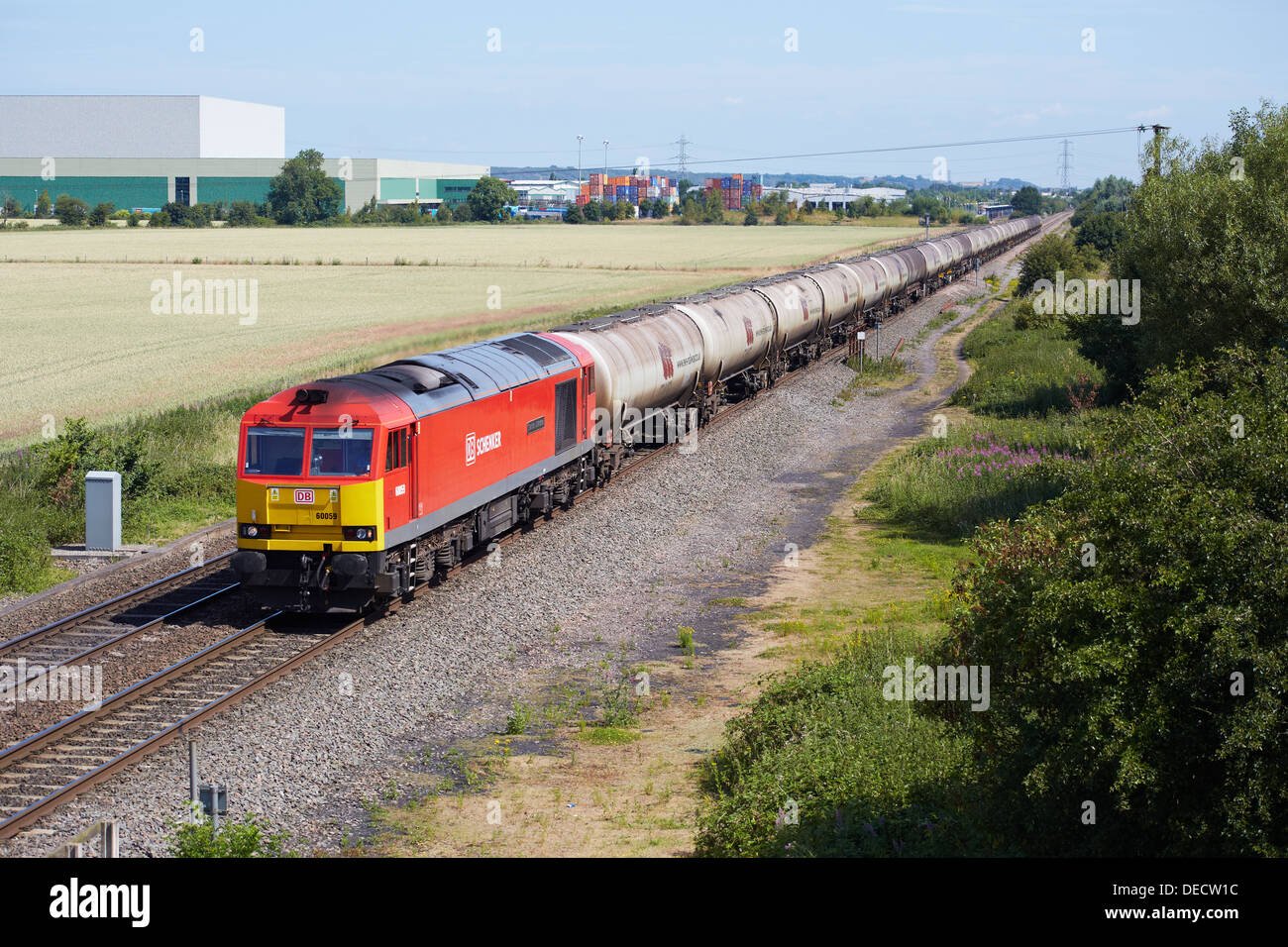 DBS 60059 übergibt Catholm mit 6M 57 07:15 Lindsey - Kingsbury Öl auf 15.07.13 geladen. Stockfoto