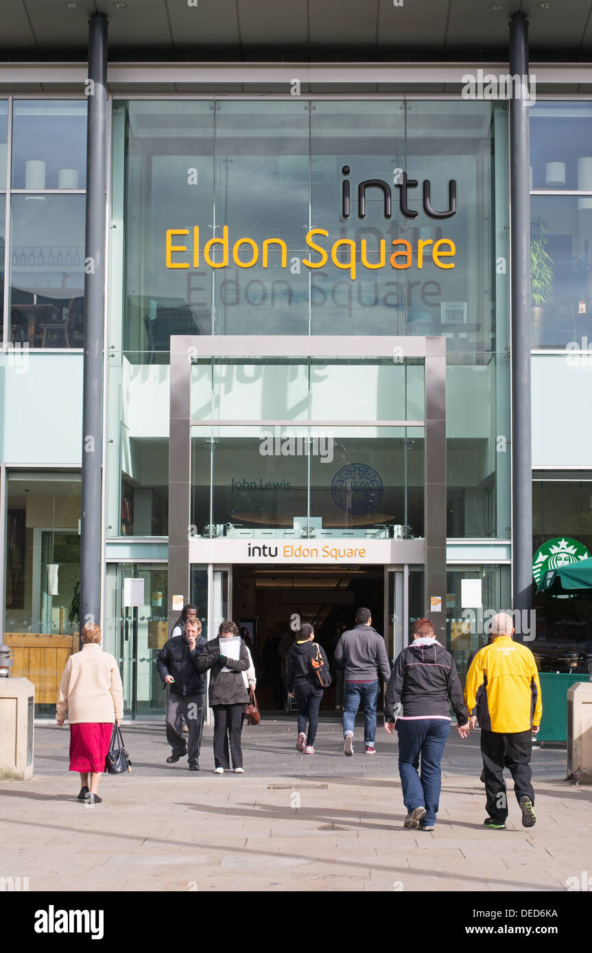 Eingang zu Eldon Square Shopping Centre, Newcastle, North East England, Großbritannien Stockfoto