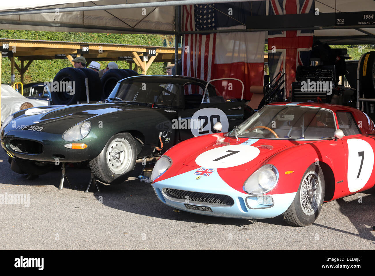 Chichester, UK. 15. September 2013. Goodwood Revival 2013 bei The Goodwood Motor Circuit - Foto zeigt eine 1966 Ferrari 250 LM © Oliver Dixon/Alamy Live News Stockfoto