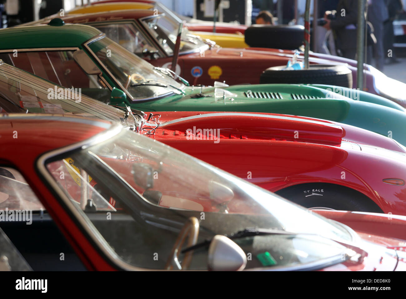 Chichester, UK. 15. September 2013. Goodwood Revival 2013 bei The Goodwood Motor Circuit - Foto zeigt Ferraris im Fahrerlager © Oliver Dixon/Alamy Live News Stockfoto