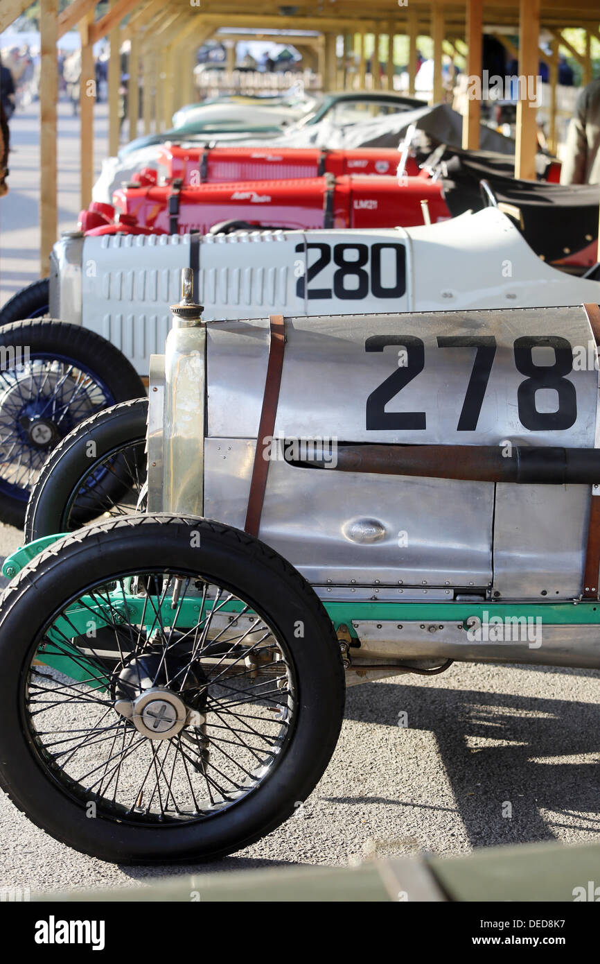 Chichester, UK. 15. September 2013. Goodwood Revival 2013 bei The Goodwood Motor Circuit - Foto zeigt eine 1923 Aston Martin 11hp "Razorblade" © Oliver Dixon/Alamy Live-Nachrichten Stockfoto