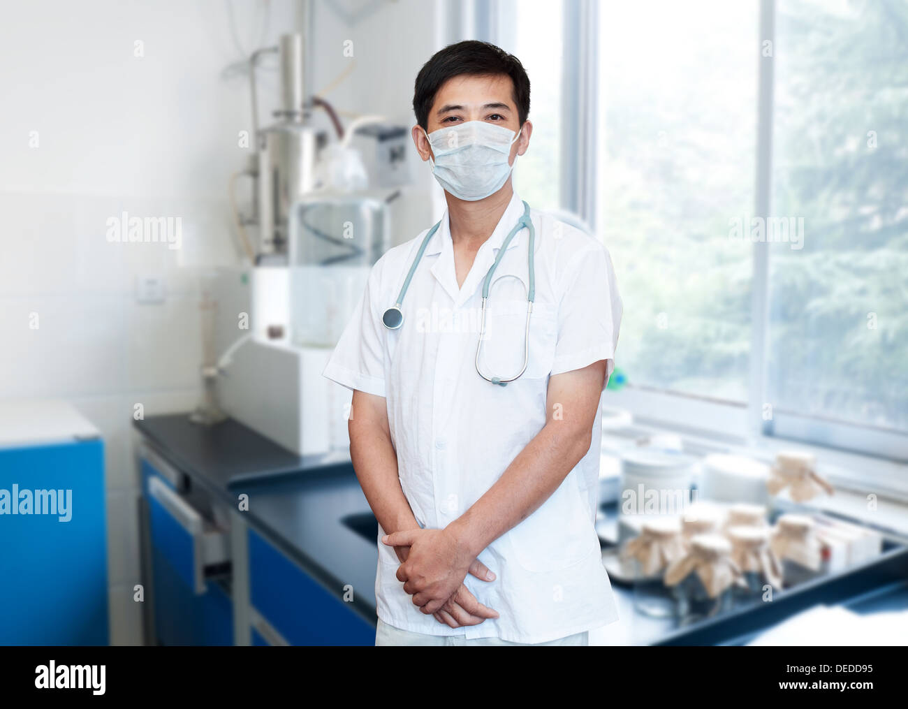 Kompetenz gut aussehend Oberärztin Krankenhaus Portrait [Foto Illustration] Stockfoto