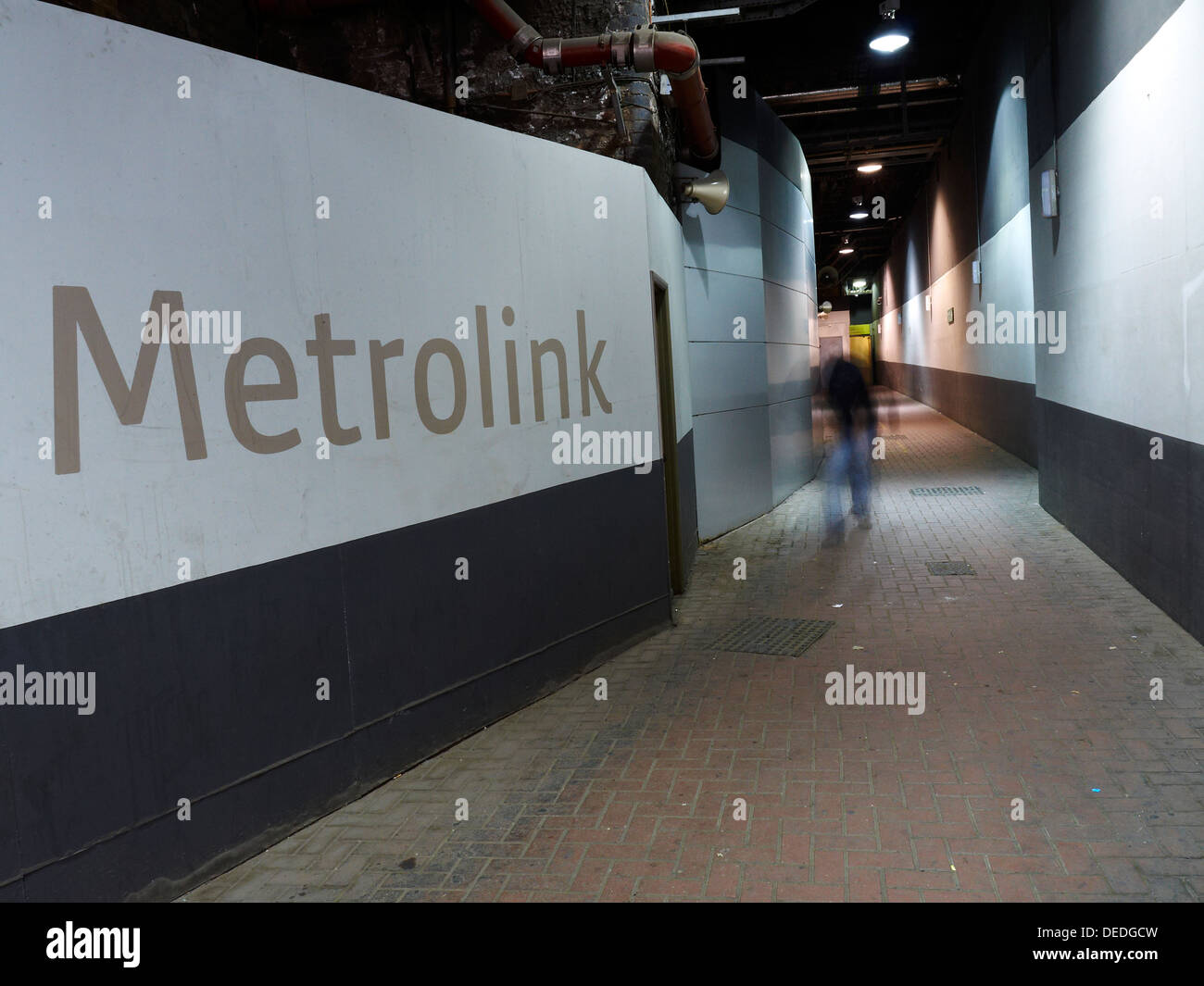 Metrolink Fußweg Straßenbahn Haltestelle Piccadilly Manchester UK Stockfoto