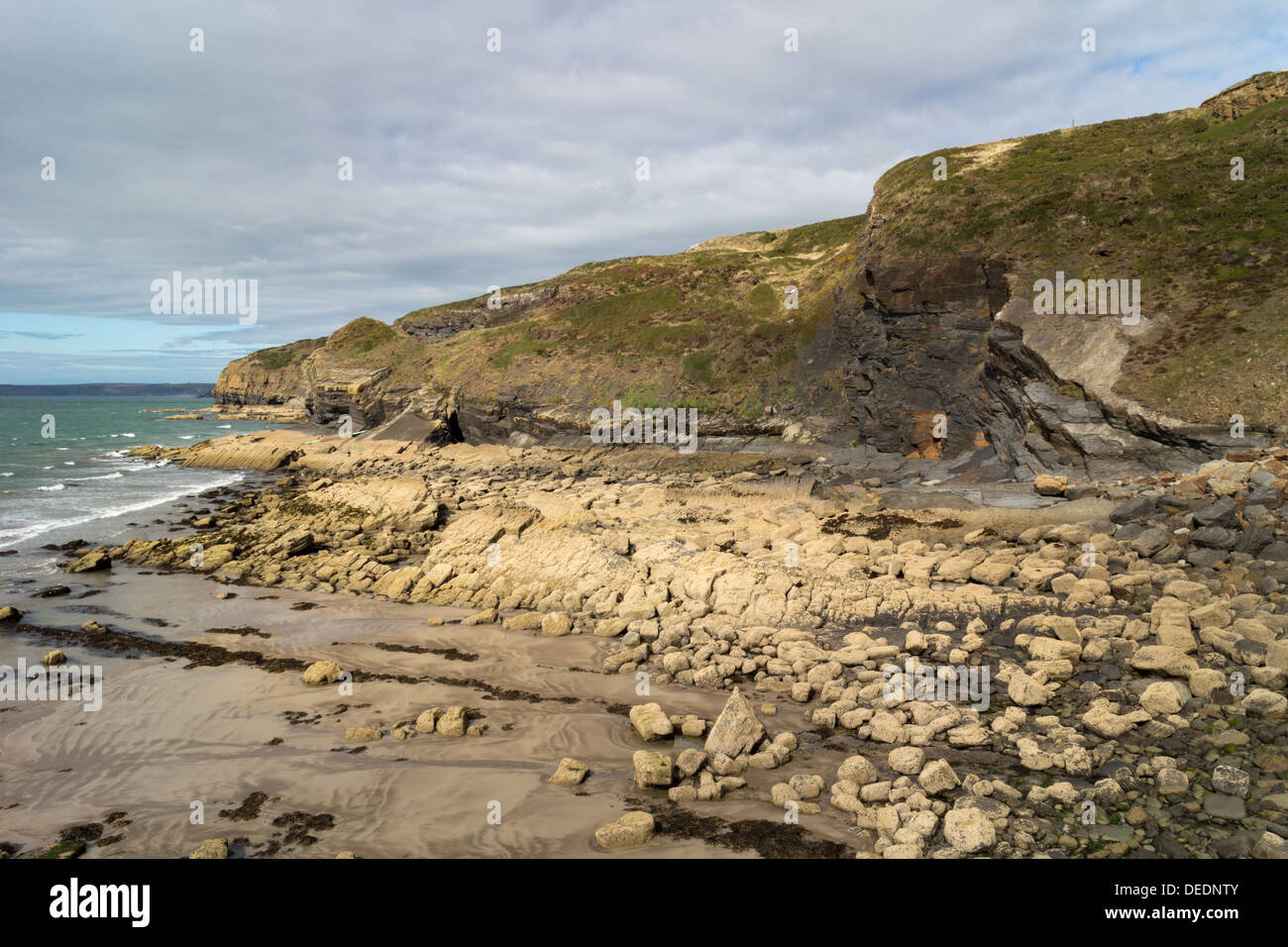 Felsige Küste, Broadhaven, Pembrokeshire, Wales, UK Stockfoto