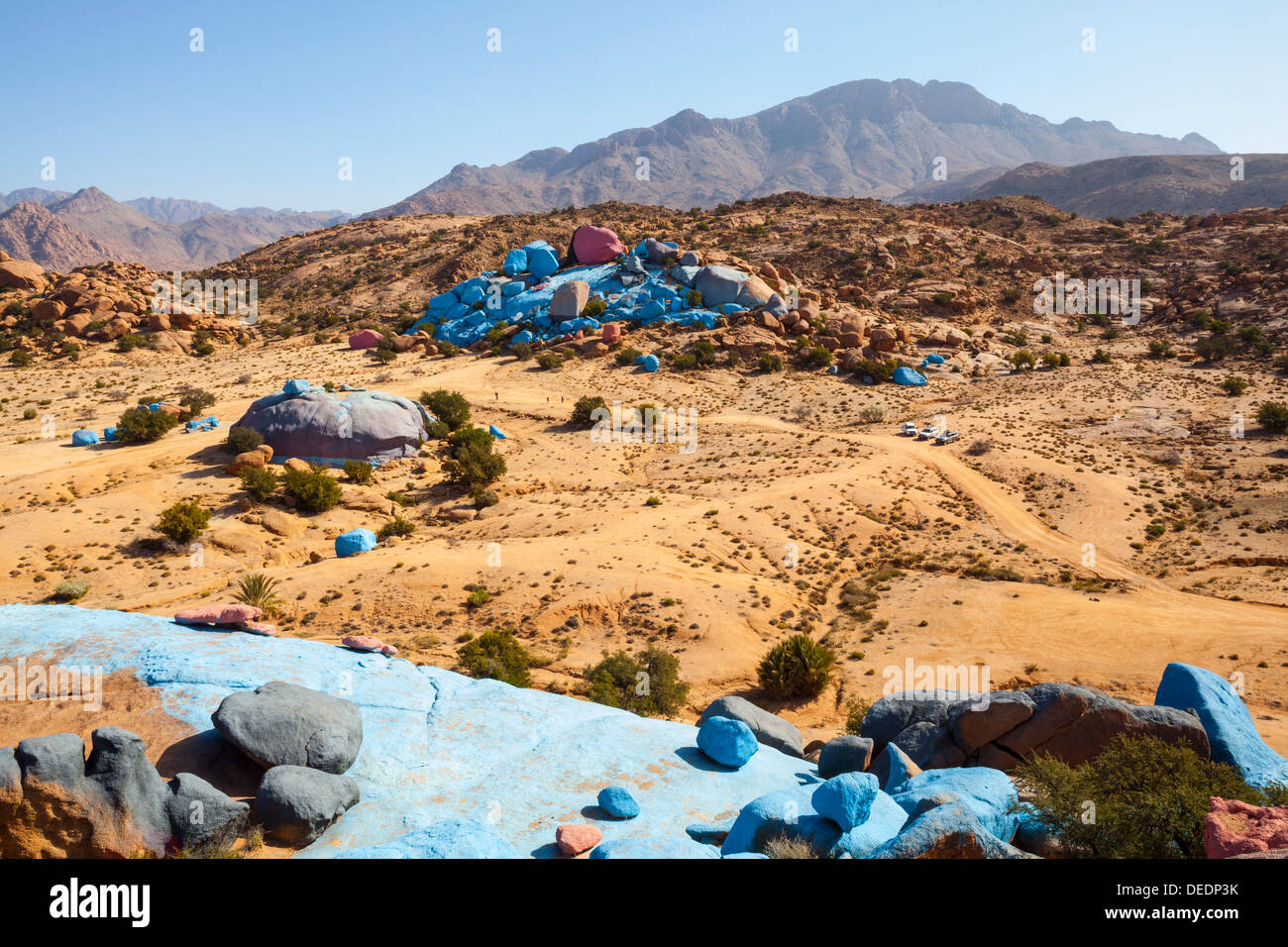 Gemalte Felsen, Arbeiten des belgischen Künstlers Jean Veran, Aguerd Oudad, Tafraoute, Anti-Atlas, Marokko, Nordafrika, Afrika Stockfoto