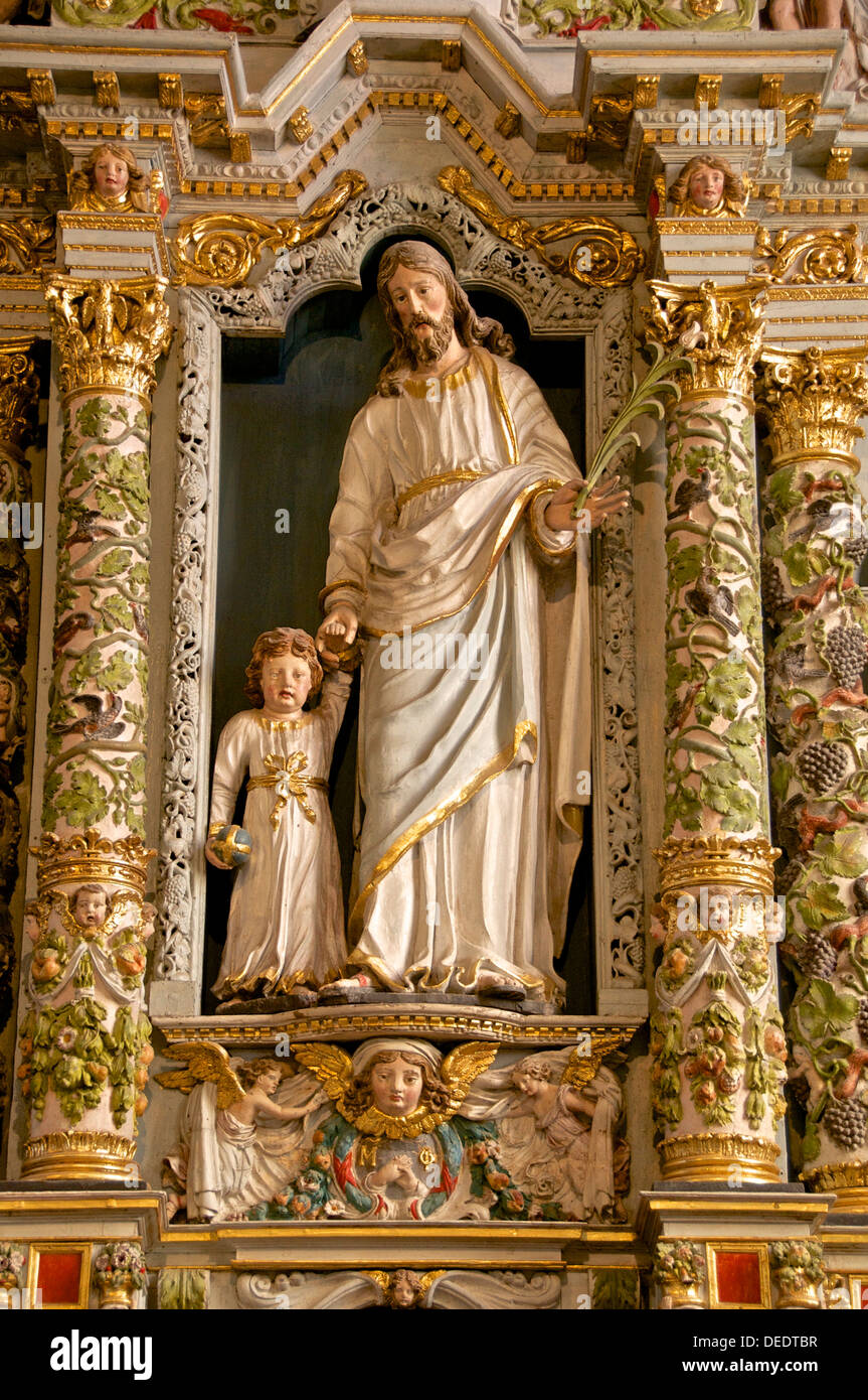 Altarbild in der Rosenkranz-Detail aus dem 17. Jahrhundert, Guimiliau Pfarrkirche, Guimiliau, Finistere, Bretagne, Frankreich Stockfoto