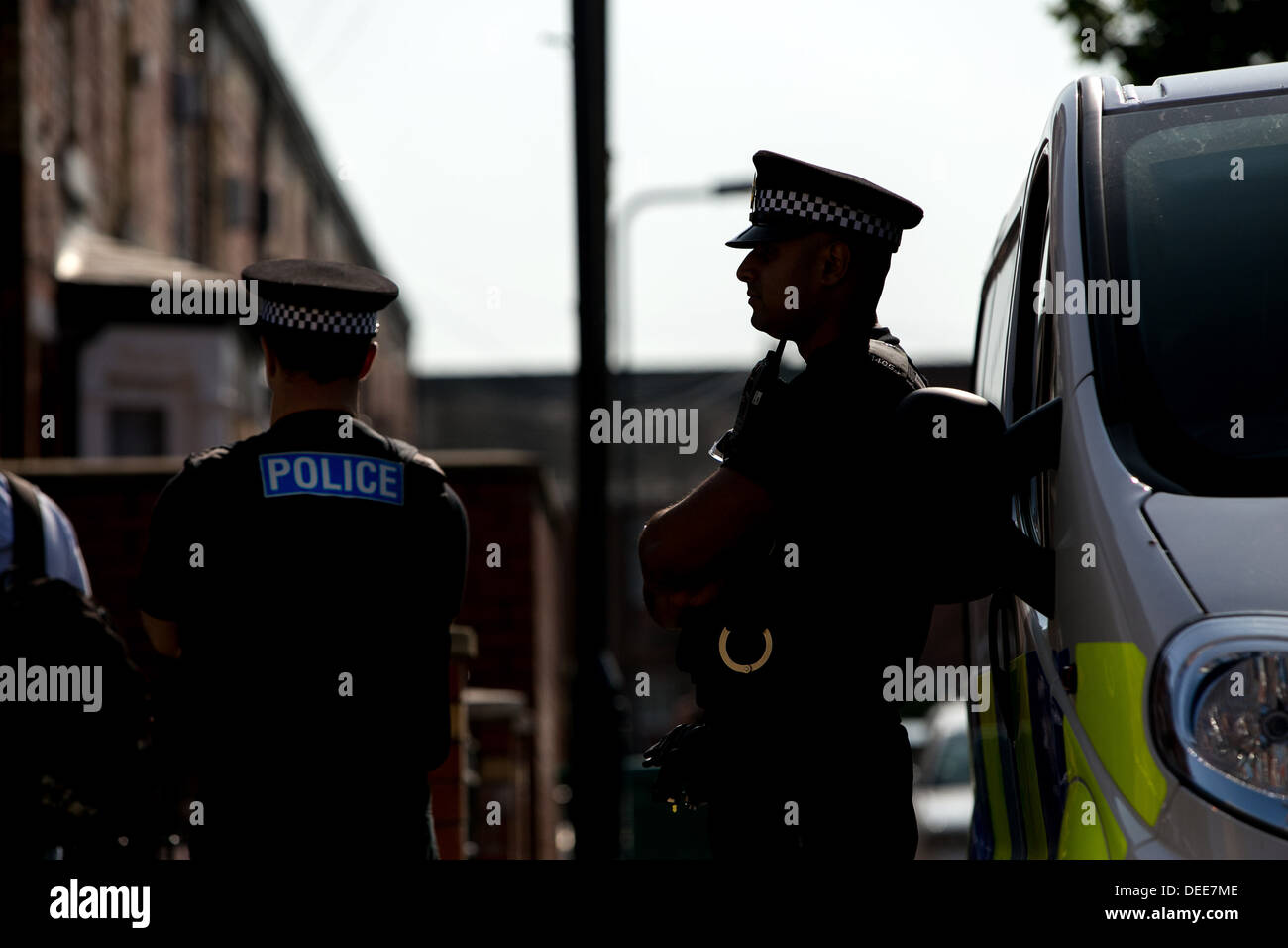 GMP-Polizei auf Bart Straße Gorton, wo ein Mann starb, nachdem er mit einer Taser-Pistole geschossen Stockfoto