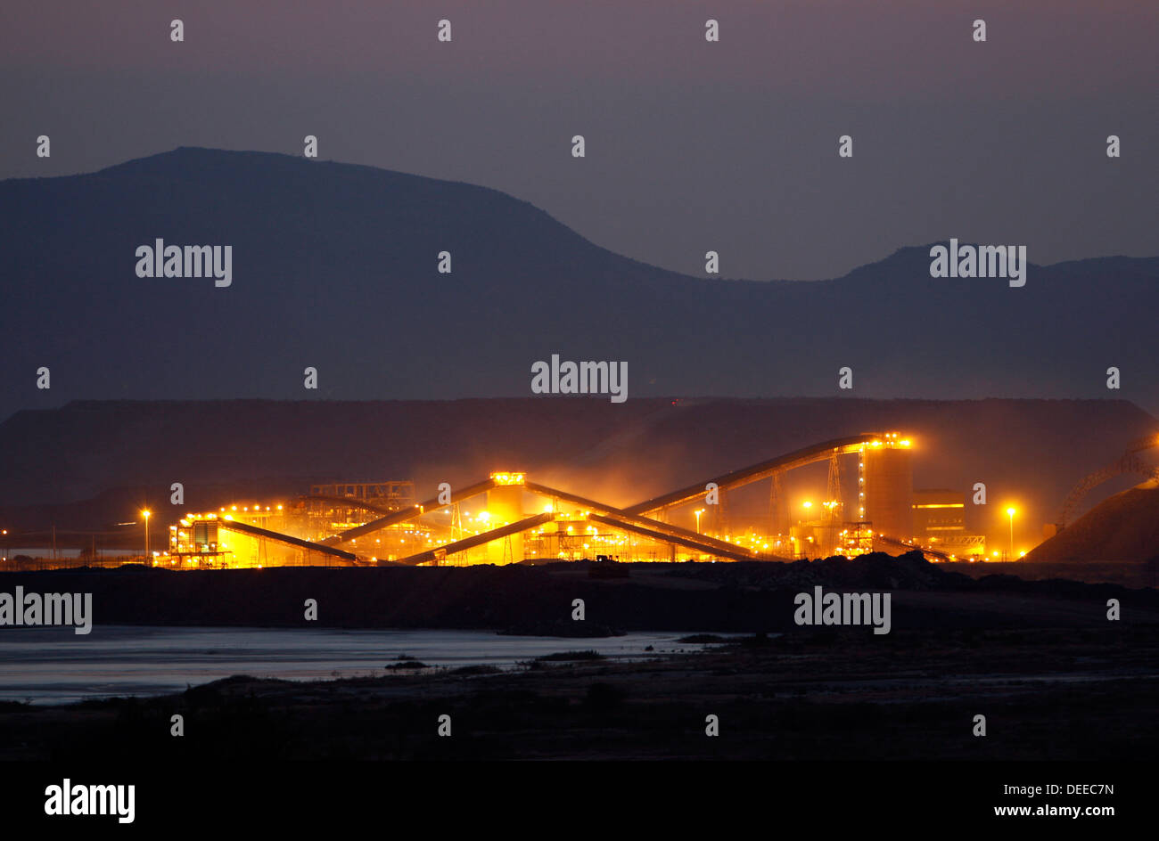 Potgietersrus Platinum Mine in der Abenddämmerung, Limpopo, Südafrika, Stockfoto