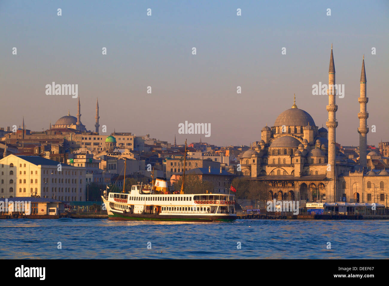 Neue Moschee, Goldenes Horn, Istanbul, Türkei, Europa Stockfoto