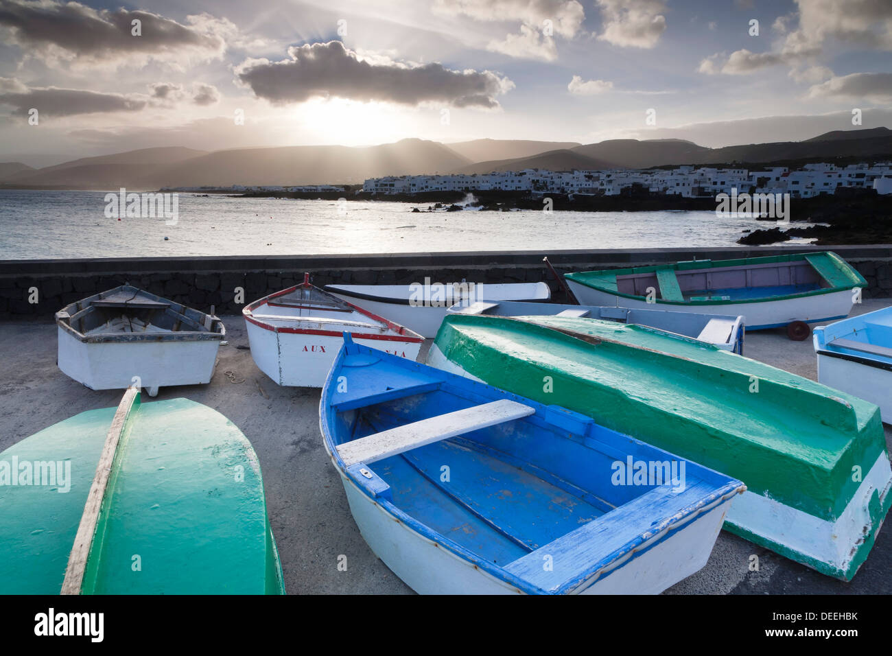 Angeln, Boote und den Hafen von Punta Mujeres, Lanzarote, Kanarische Inseln, Spanien, Atlantik, Europa Stockfoto