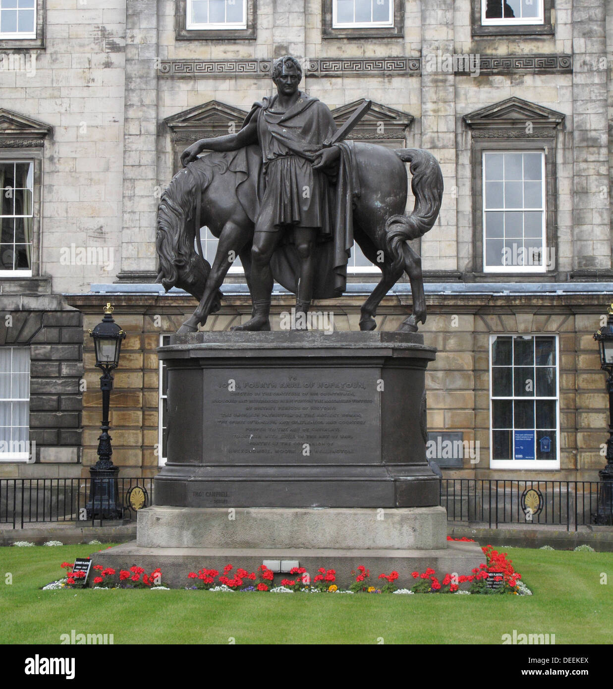 Royal Bank of Scotland Headquarters, St Andrew Square, Edinburgh, Schottland, UK mit John vierten Earl of Hoptoun Skulptur Stockfoto