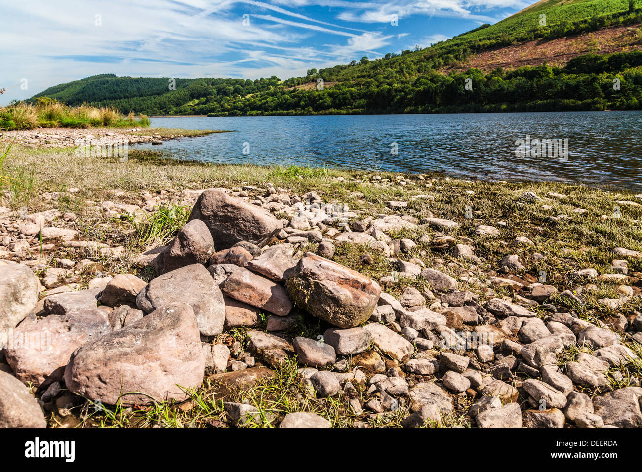 Blick über die Wanderungen Reservoir in Brecon Beacons, Wales, Großbritannien Stockfoto