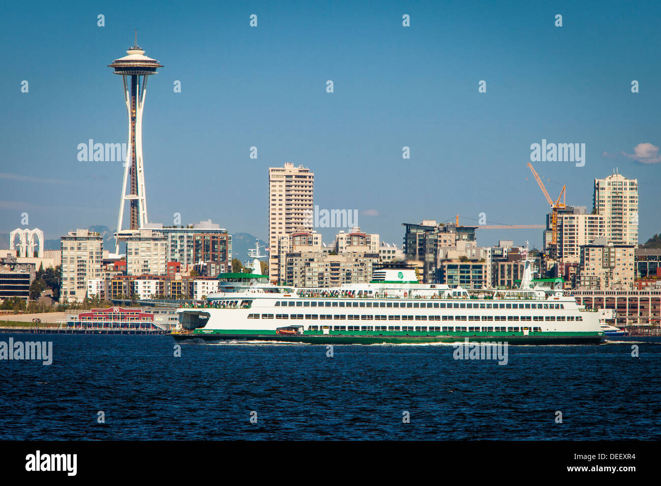 Bainbridge Island Fähre unter Raum Neede, Seattle, Washington, USA Stockfoto