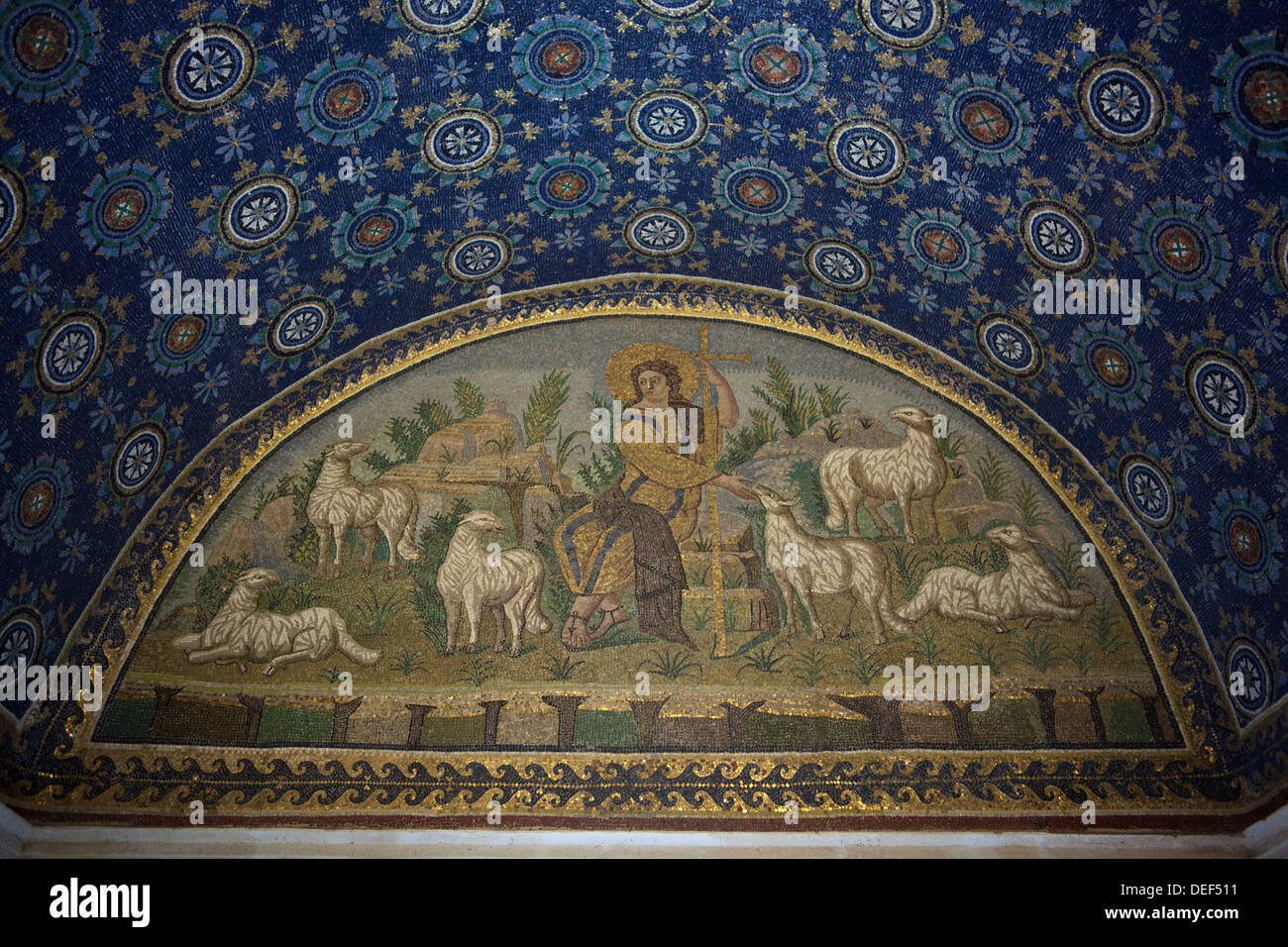 Eine religiöse Mosaik Szene Wand- und Deckenplatten aus einer italienischen Gruft Stockfoto