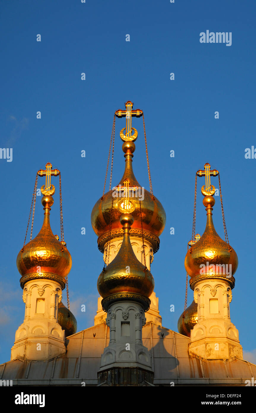 Vergoldeten Zwiebeltürme der russisch-orthodoxen Kirche in Genf im  Abendlicht, Genf, Kanton Genf, Schweiz Stockfotografie - Alamy