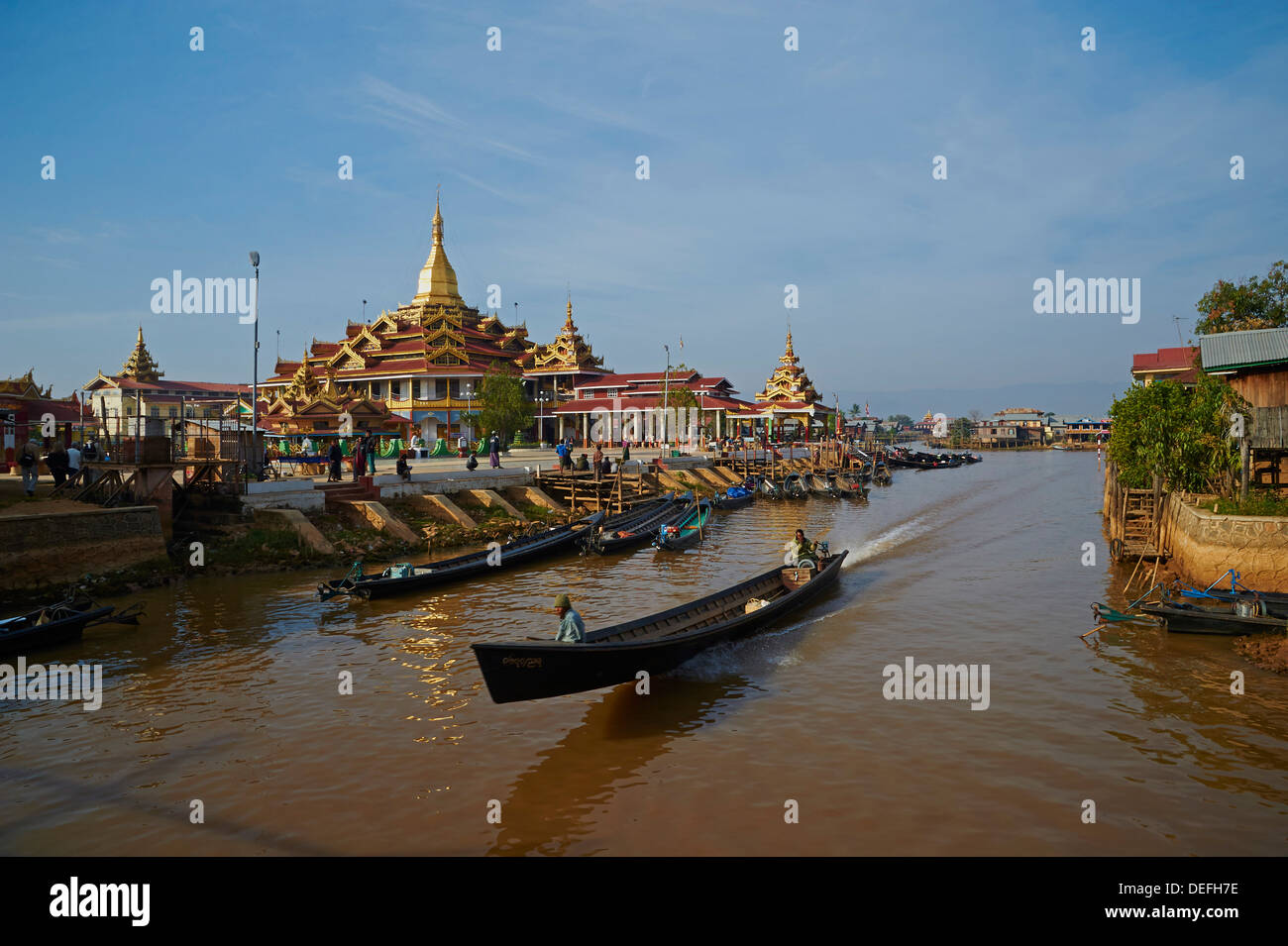 Paya Phaung Daw Oo, Inle-See, Shan State in Myanmar (Burma), Tempel, Asien Stockfoto