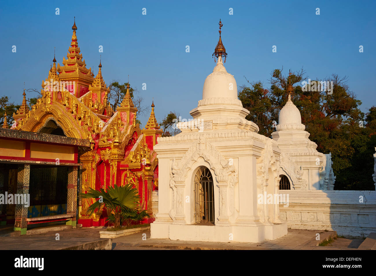 Paya Kyaung Shwenandaw Tempel und Kloster, Mandalay, Myanmar (Burma), Asien Stockfoto