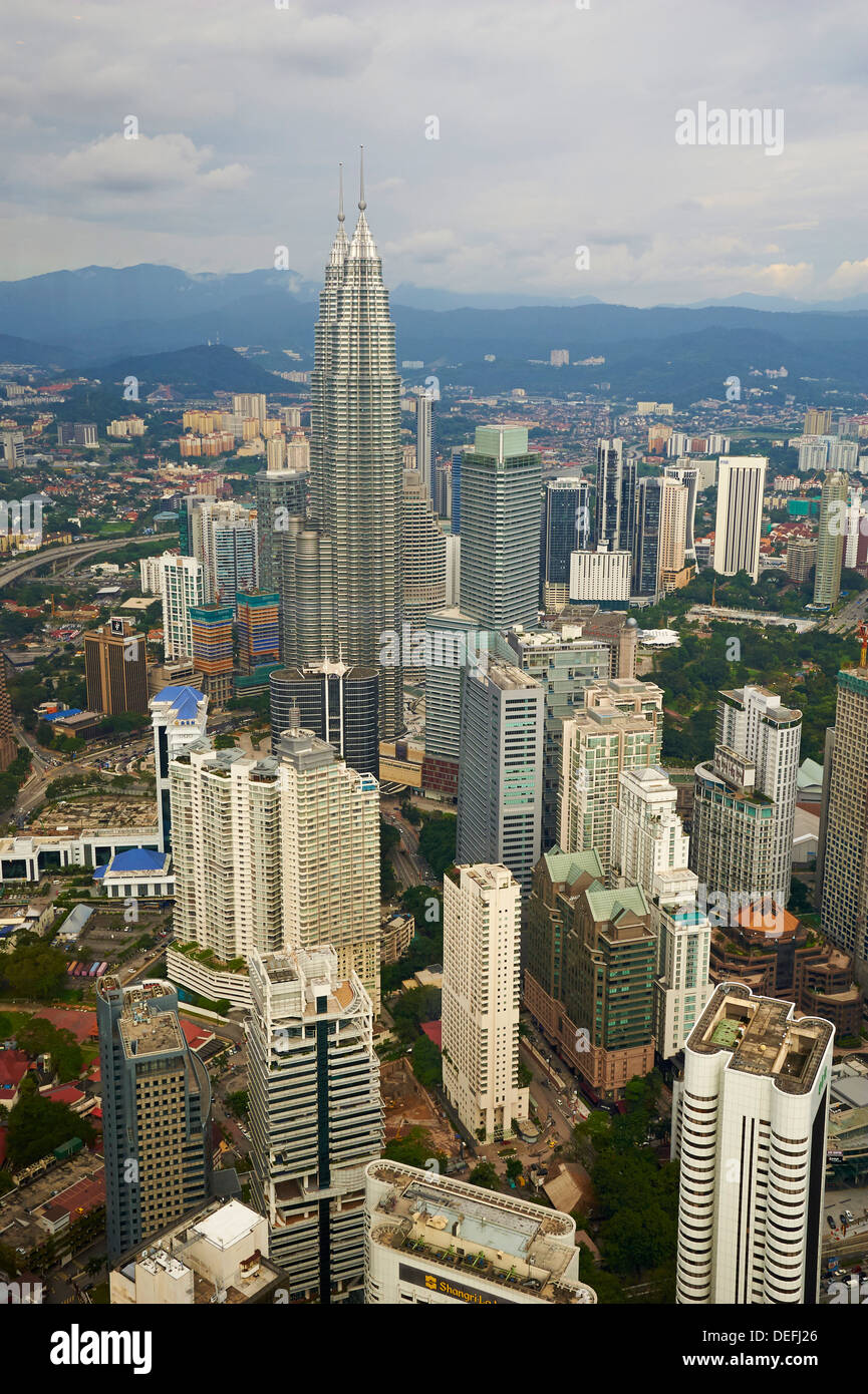 Stadt und Petronas Towers, KLCC (Kuala Lumpur City Center), Kuala Lumpur, Malaysia, Südostasien, Asien Stockfoto