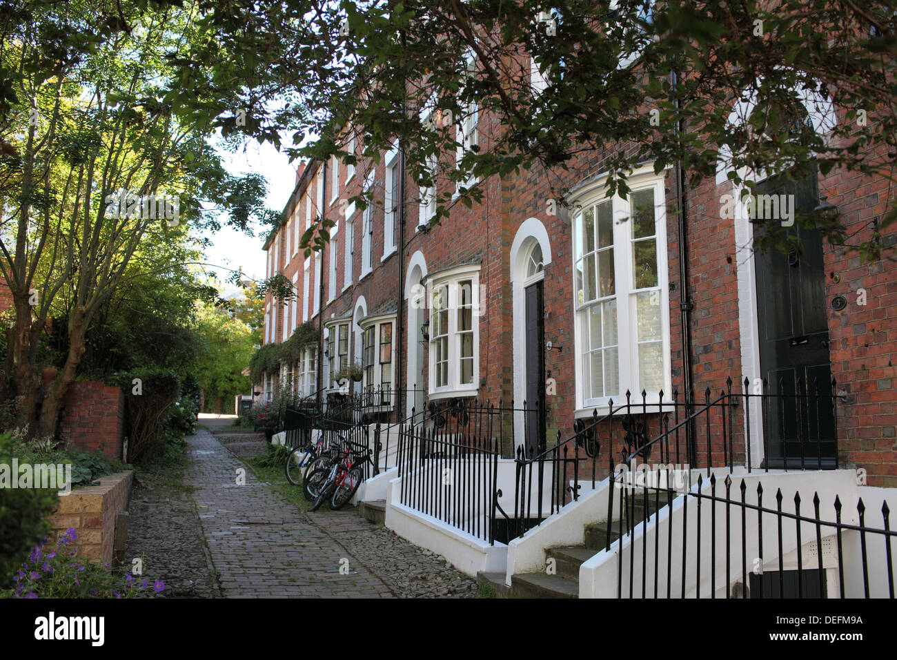 Bedford Terrasse, einem frühen neunzehnten Jahrhundert Terrasse von Häusern im Zentrum von Tunbridge Wells, Kent. Grad II aufgeführten Gebäude Stockfoto