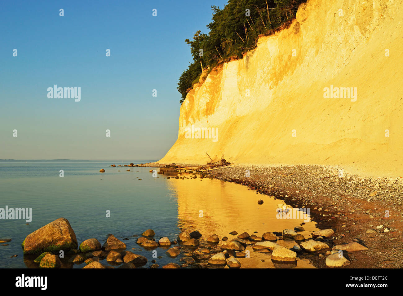 Sonnenaufgang auf den Kreidefelsen, Nationalpark Jasmund, Ostsee, Insel Rügen (Insel Rügen), Mecklenburg-Vorpommern, Deutschland Stockfoto