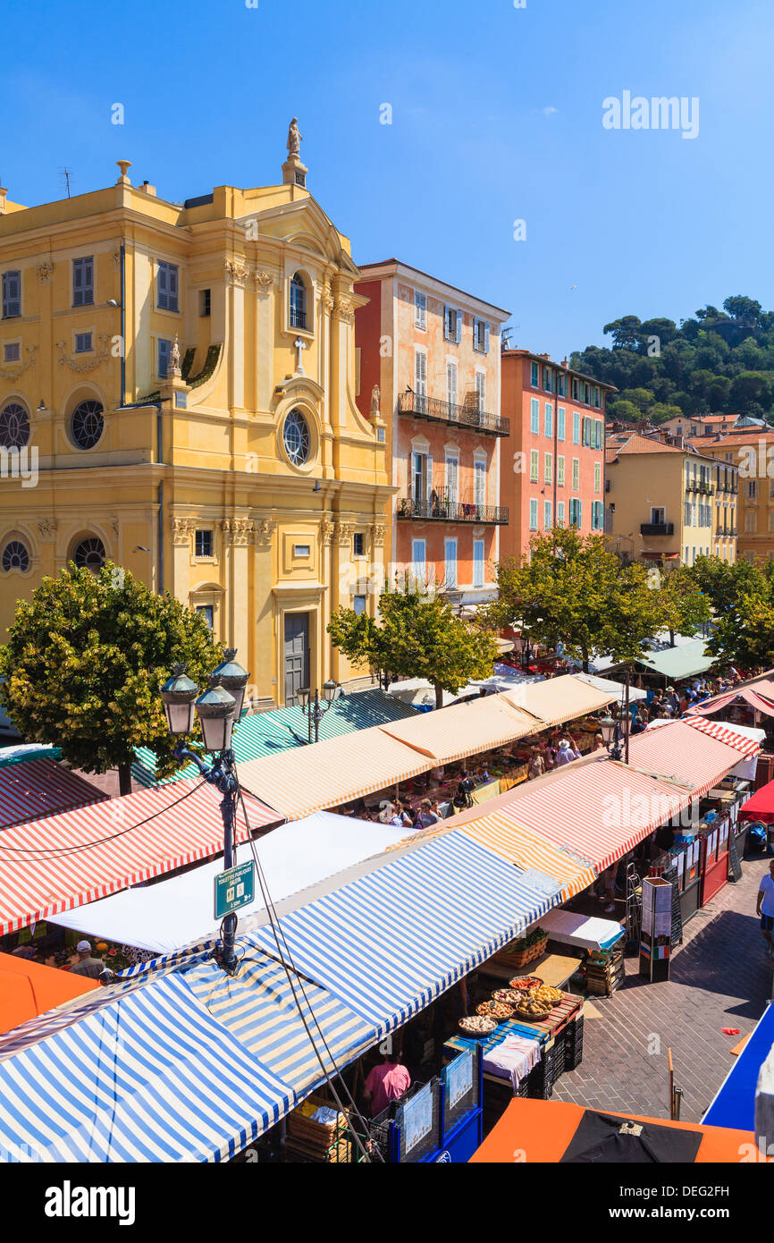 Der Morgen Obst- und Gemüsemarkt, Cours Saleya, Nizza, Alpes Maritimes, Provence, Cote d ' Azur, Côte d ' Azur, Frankreich Stockfoto