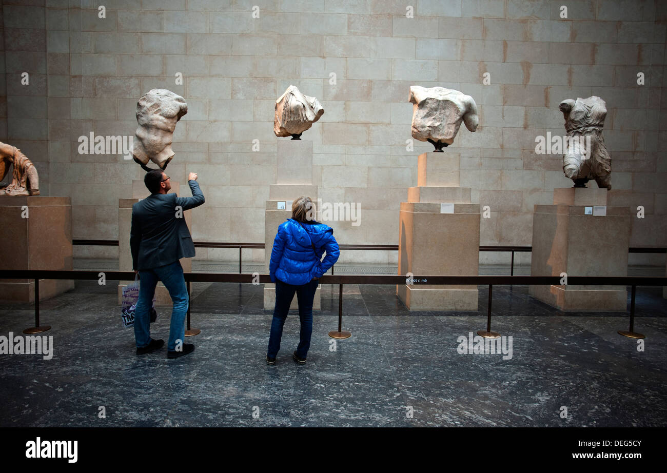 Das British Museum, London, England. 9-2013 die Elgin Murmeln auch bekannt als die Parthenon-Skulpturen Stockfoto