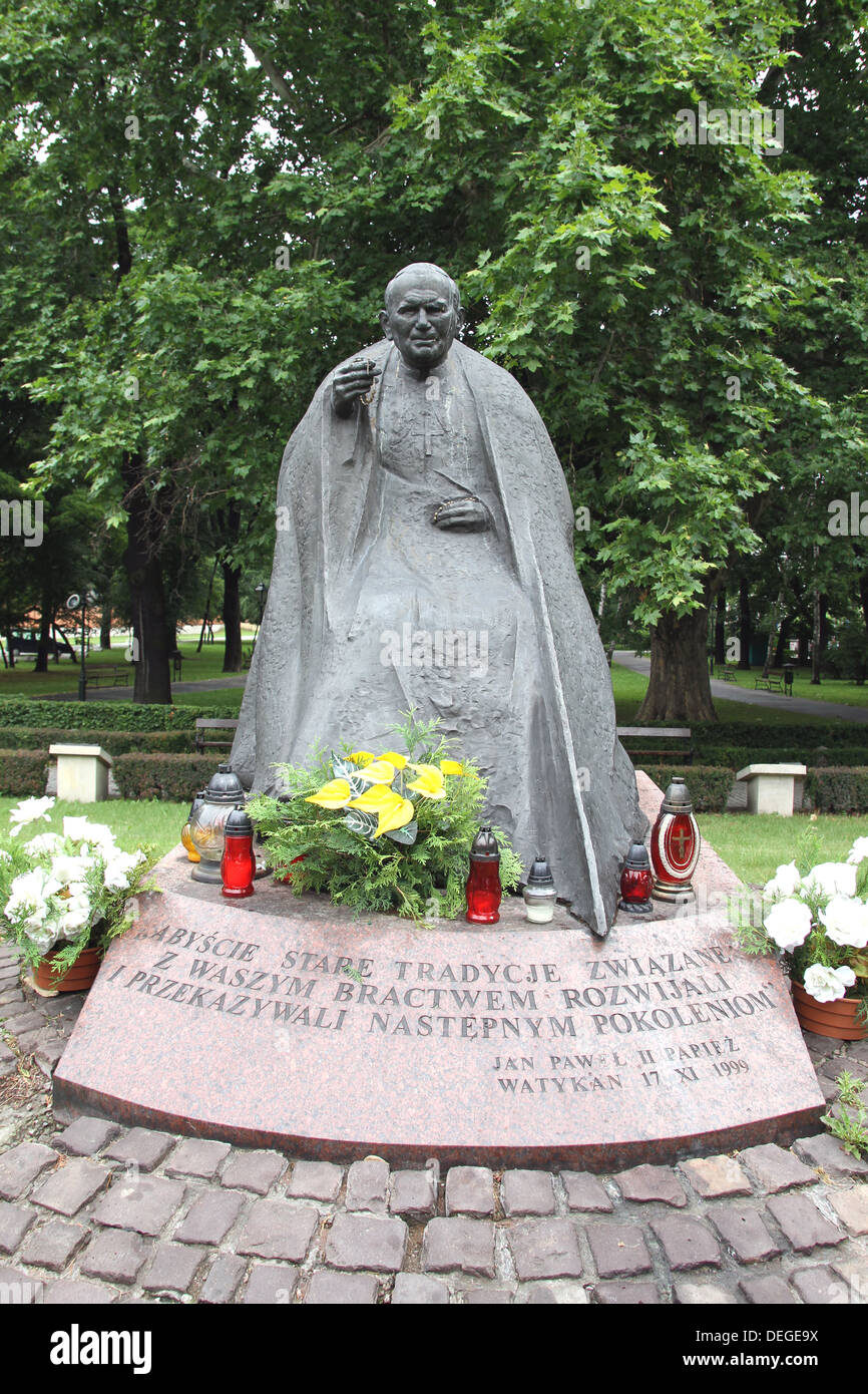 Statue von Papst Johannes Paul II in Krakau Strzelecki Park. Stockfoto