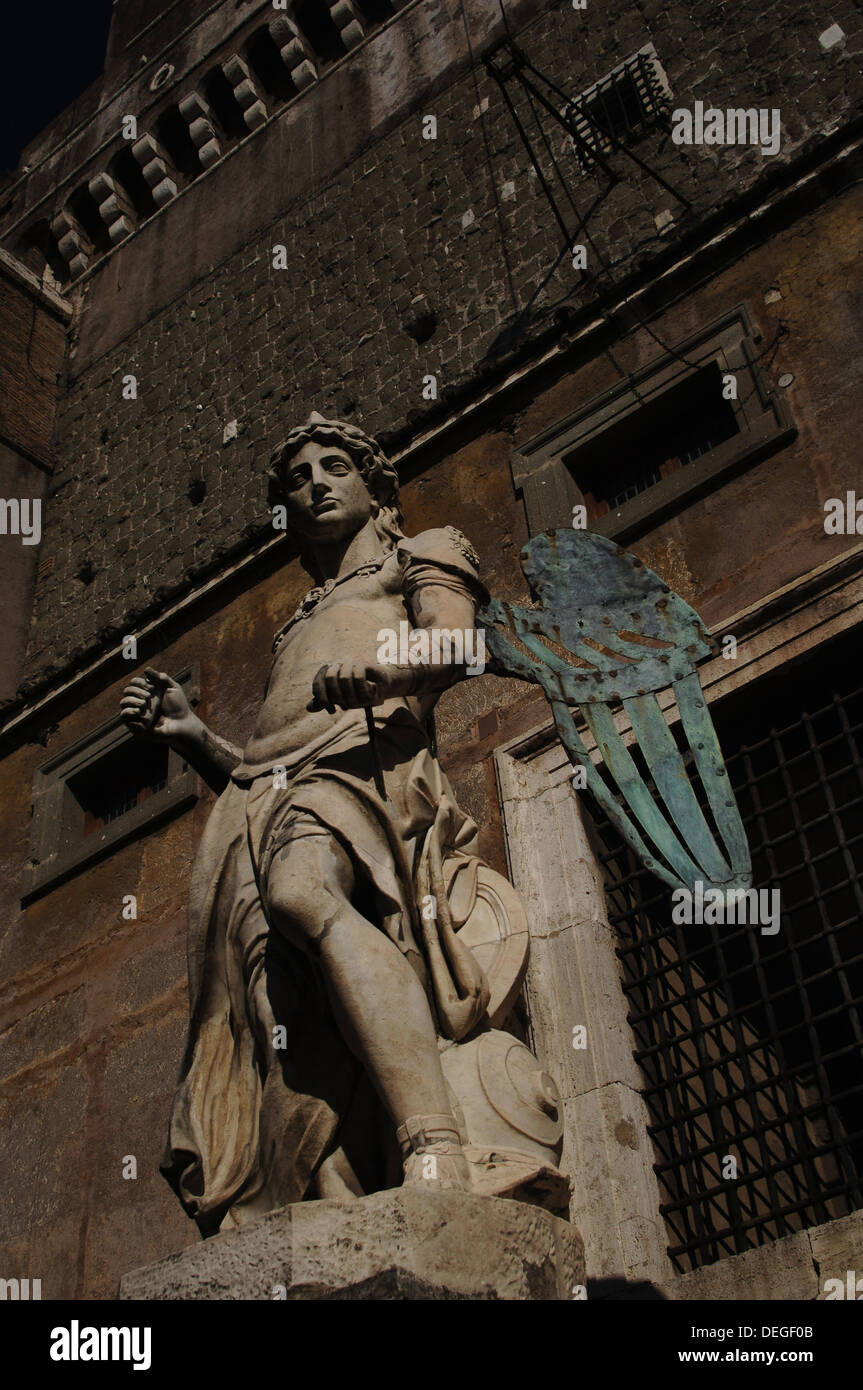 Italien. Rom. Erzengel Michael. Statue von Raffaello da Montelupo (1504-1566). 1544 Engelsburg. Stockfoto